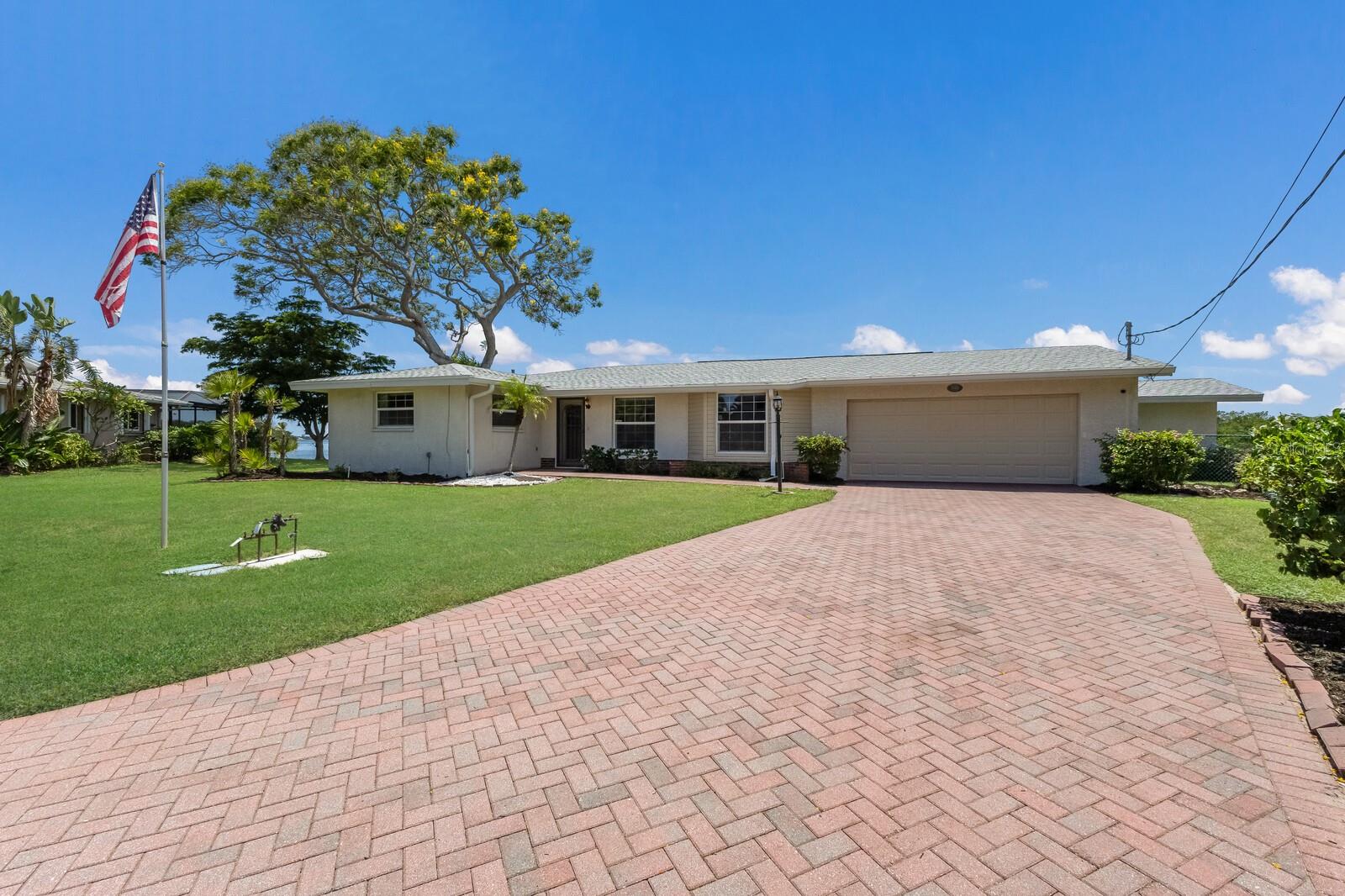 Bradenton, Florida, 34209, United States, 3 Bedrooms Bedrooms, ,3 BathroomsBathrooms,Residential,Active,1913020