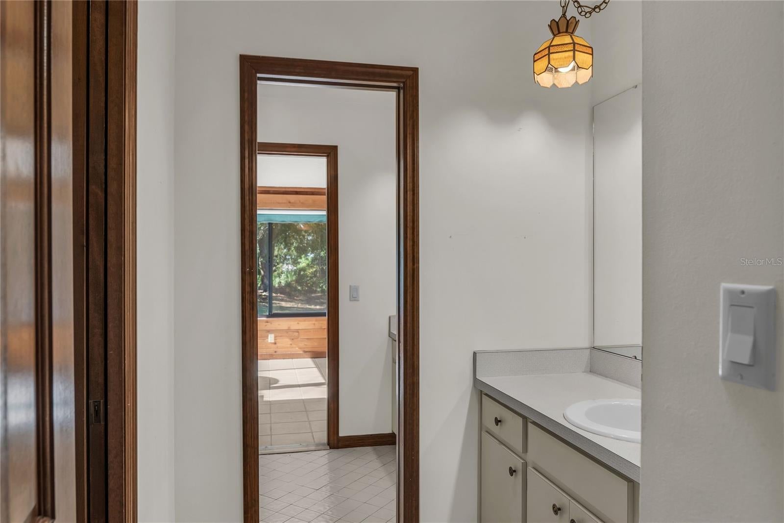 Oakland, Florida, 34787, United States, 4 Bedrooms Bedrooms, ,2 BathroomsBathrooms,Residential,Active,1990636