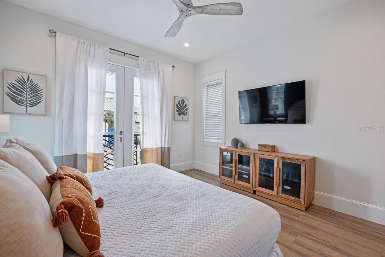 Anna Maria, Florida, 34216, United States, 6 Bedrooms Bedrooms, ,7 BathroomsBathrooms,Residential,Active,1988729