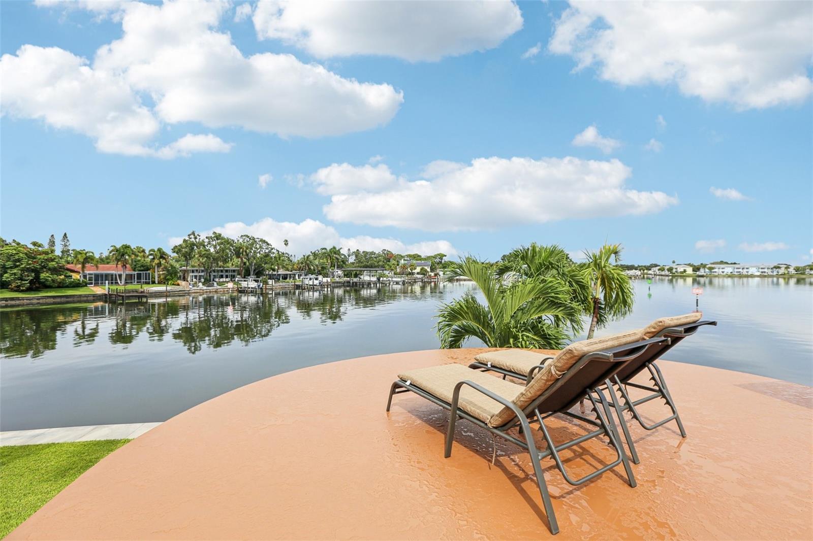 St Petersburg, Florida, 33705, United States, 4 Bedrooms Bedrooms, ,4 BathroomsBathrooms,Residential,Active,1927682