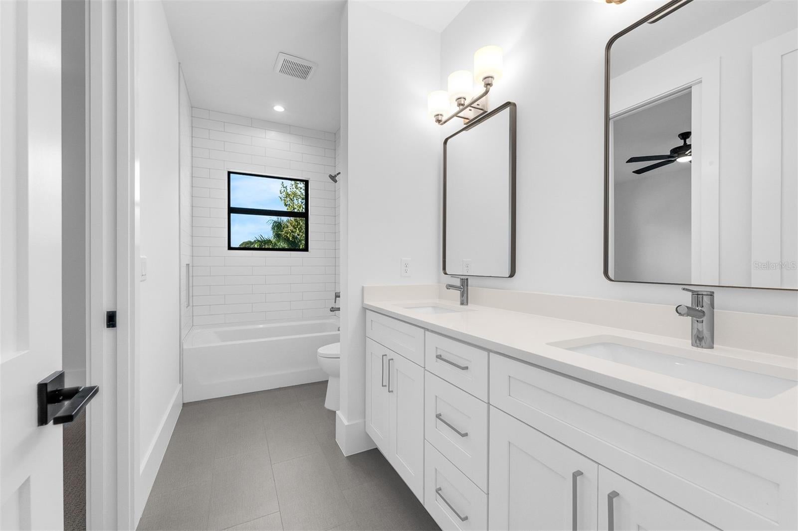 Orlando, Florida, 32804, United States, 4 Bedrooms Bedrooms, ,4 BathroomsBathrooms,Residential,Active,1992252