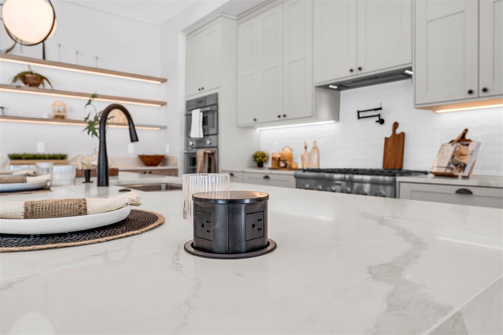 Orlando, Florida, 32804, United States, 5 Bedrooms Bedrooms, ,5 BathroomsBathrooms,Residential,Active,1905097