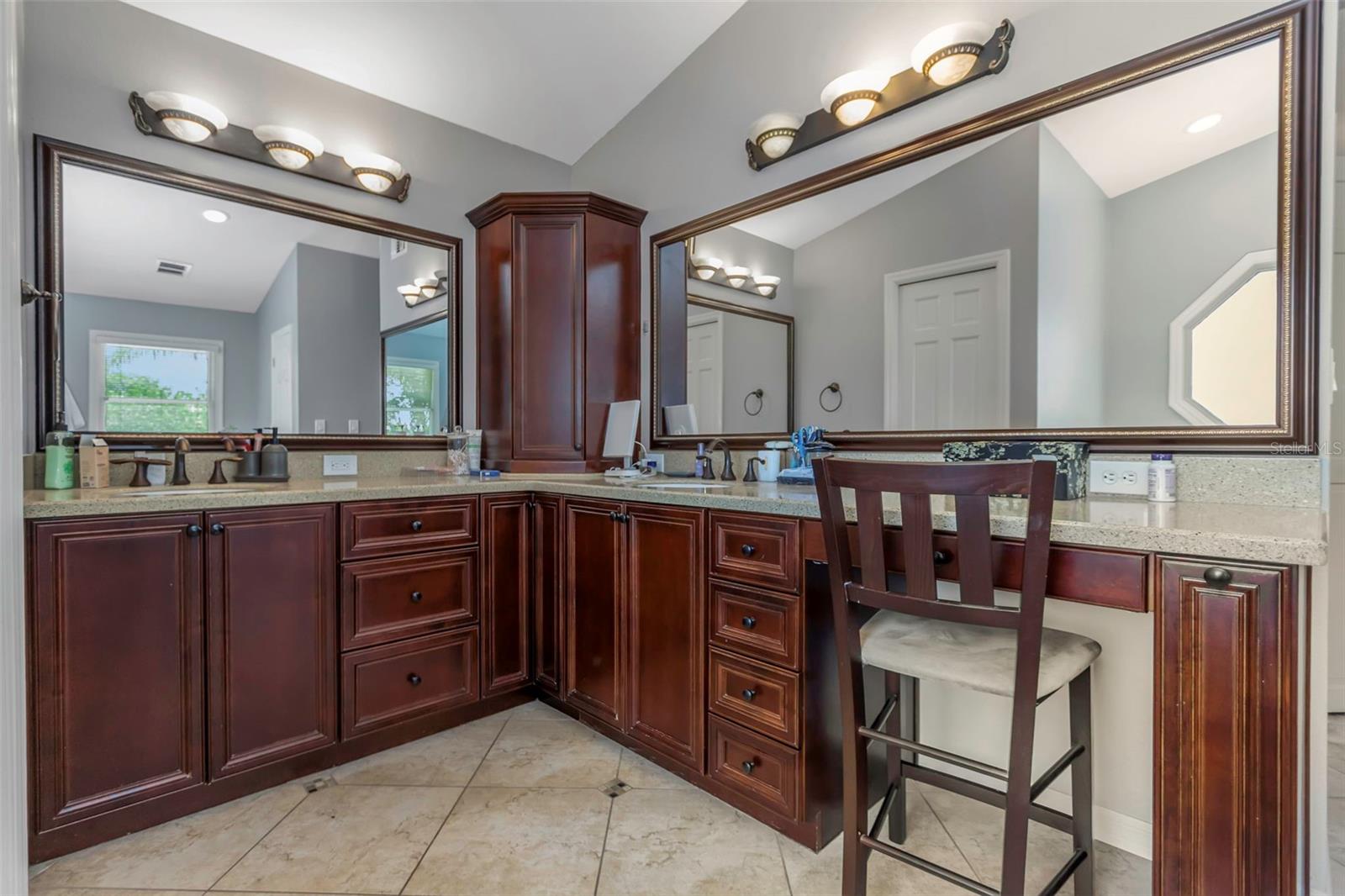 St Petersburg, Florida, 33702, United States, 5 Bedrooms Bedrooms, ,4 BathroomsBathrooms,Residential,Active,1920242