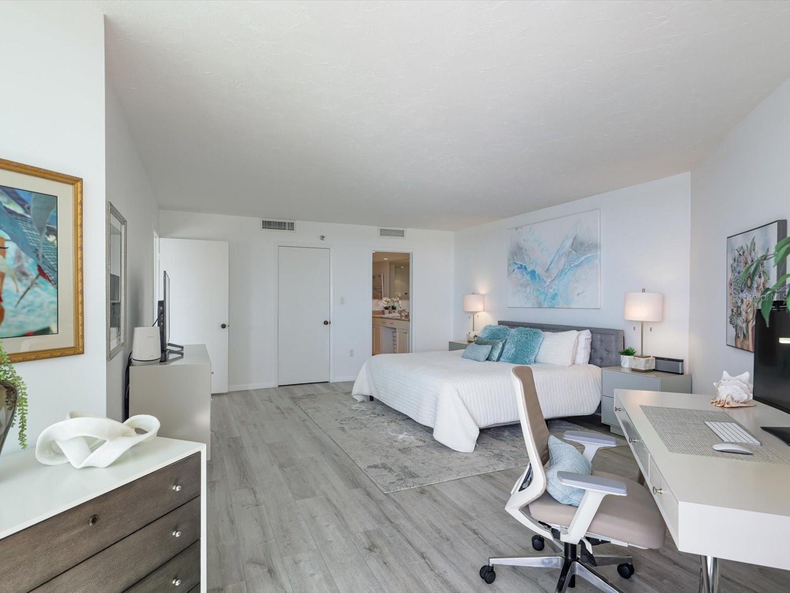 Sarasota, Florida, 34236, United States, 2 Bedrooms Bedrooms, ,2 BathroomsBathrooms,Residential,Active,1987245