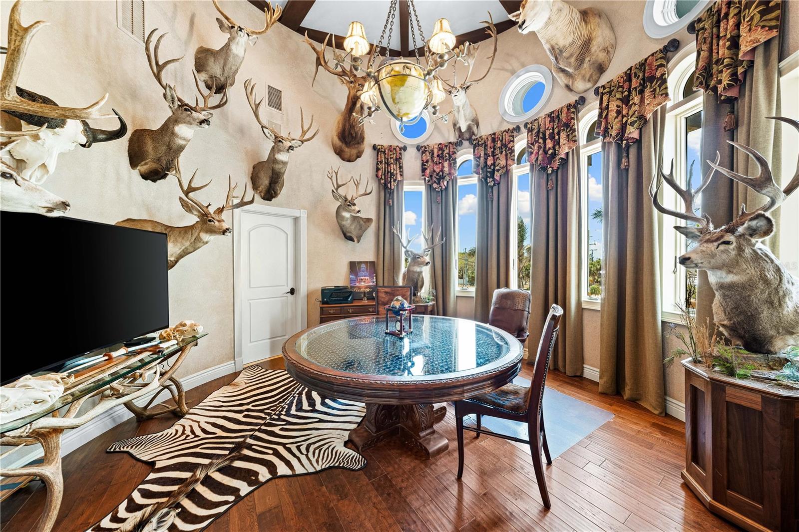 Sarasota, Florida, 34236, United States, 5 Bedrooms Bedrooms, ,6 BathroomsBathrooms,Residential,Active,1834475