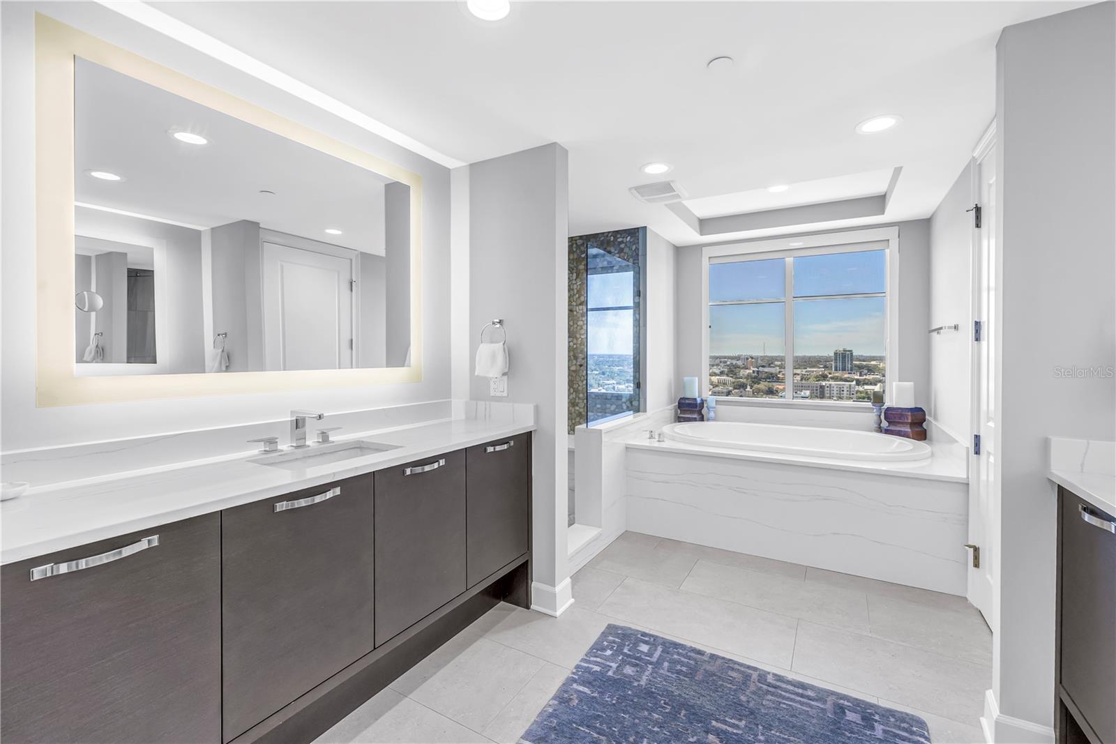 St Petersburg, Florida, 33701, United States, 2 Bedrooms Bedrooms, ,2 BathroomsBathrooms,Residential,Active,2012232