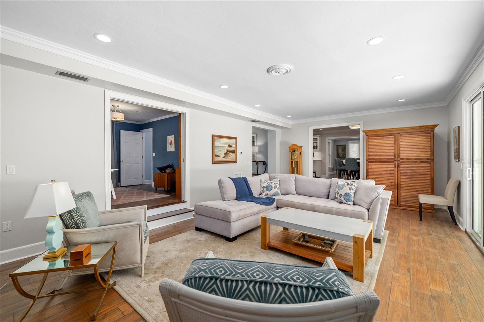 Sarasota, Florida, 34231, United States, 4 Bedrooms Bedrooms, ,4 BathroomsBathrooms,Residential,Active,1999174