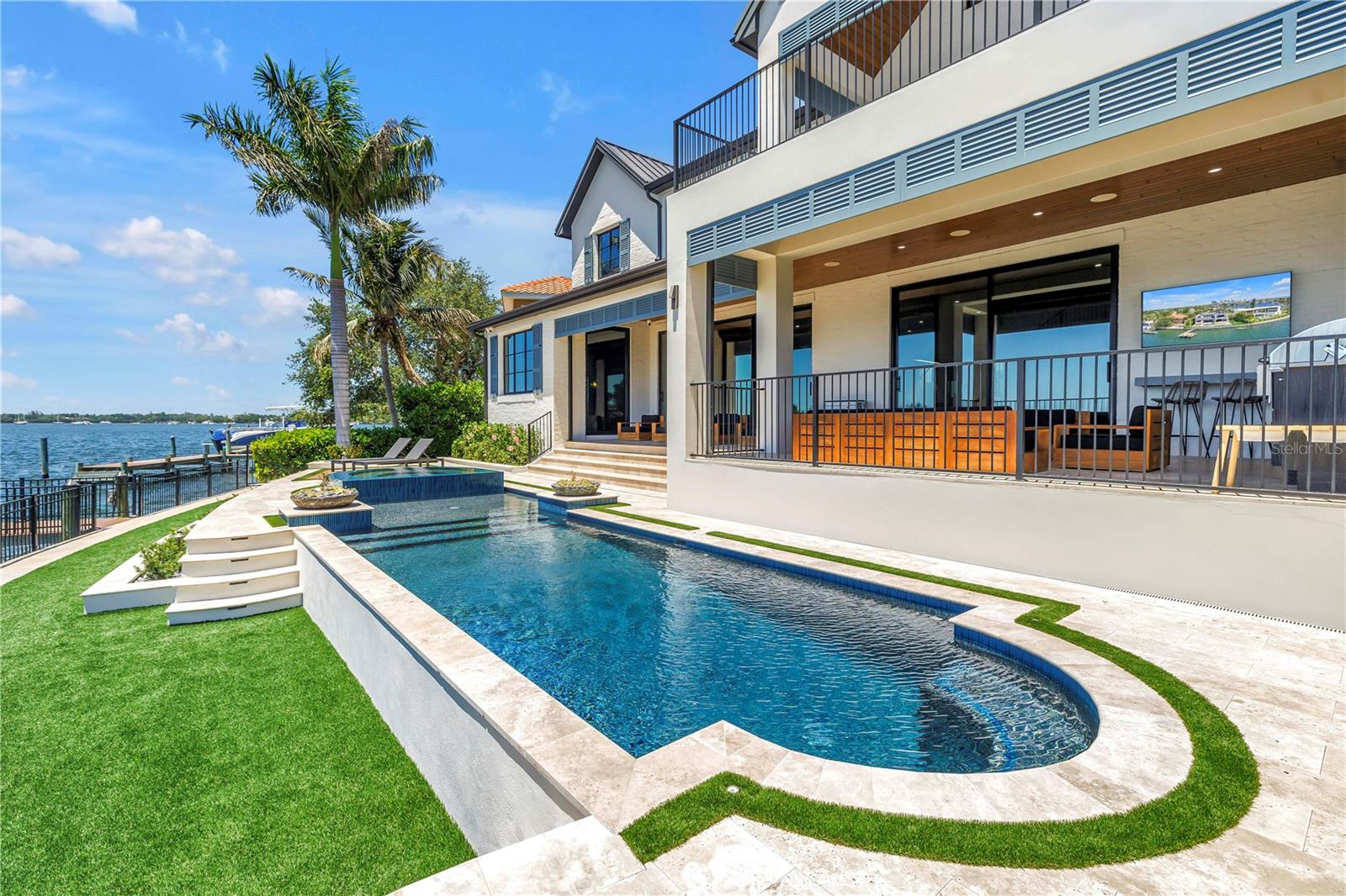 St Petersburg, Florida, 33705, United States, 5 Bedrooms Bedrooms, ,4 BathroomsBathrooms,Residential,Pending,2045504