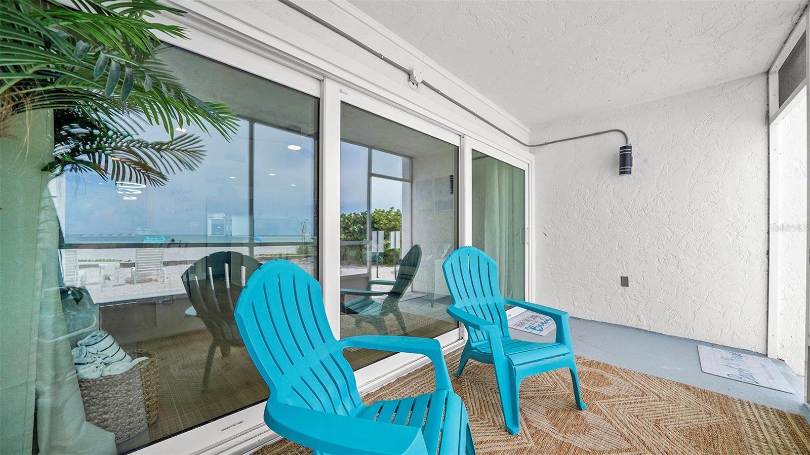 Holmes Beach, Florida, 34217, United States, 1 Bedroom Bedrooms, ,1 BathroomBathrooms,Residential,Active,1971768