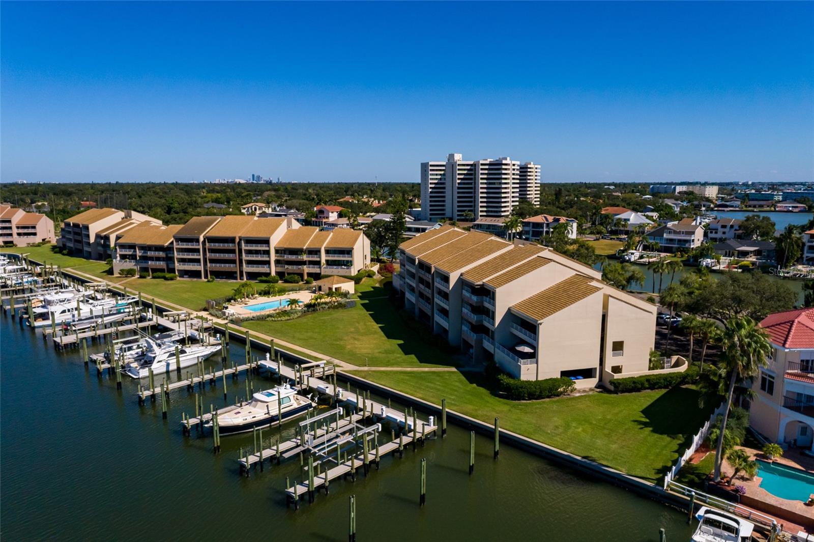 St Petersburg, Florida, 33707, United States, 4 Bedrooms Bedrooms, ,5 BathroomsBathrooms,Residential,Active,1985578