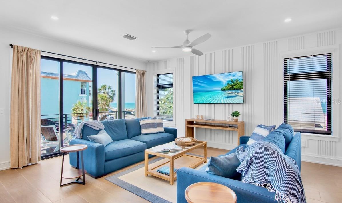 Bradenton Beach, Florida, 34217, United States, 7 Bedrooms Bedrooms, ,8 BathroomsBathrooms,Residential,Active,1929473