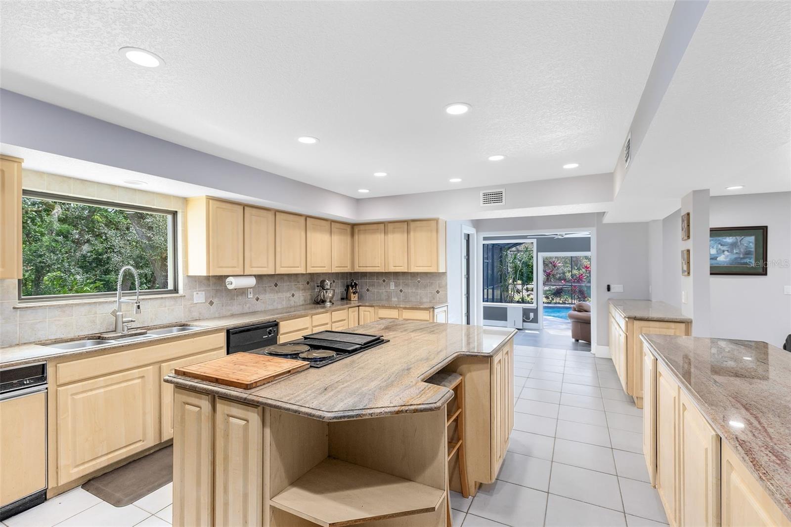 Winter Springs, Florida, 32708, United States, 4 Bedrooms Bedrooms, ,4 BathroomsBathrooms,Residential,Active,1756796