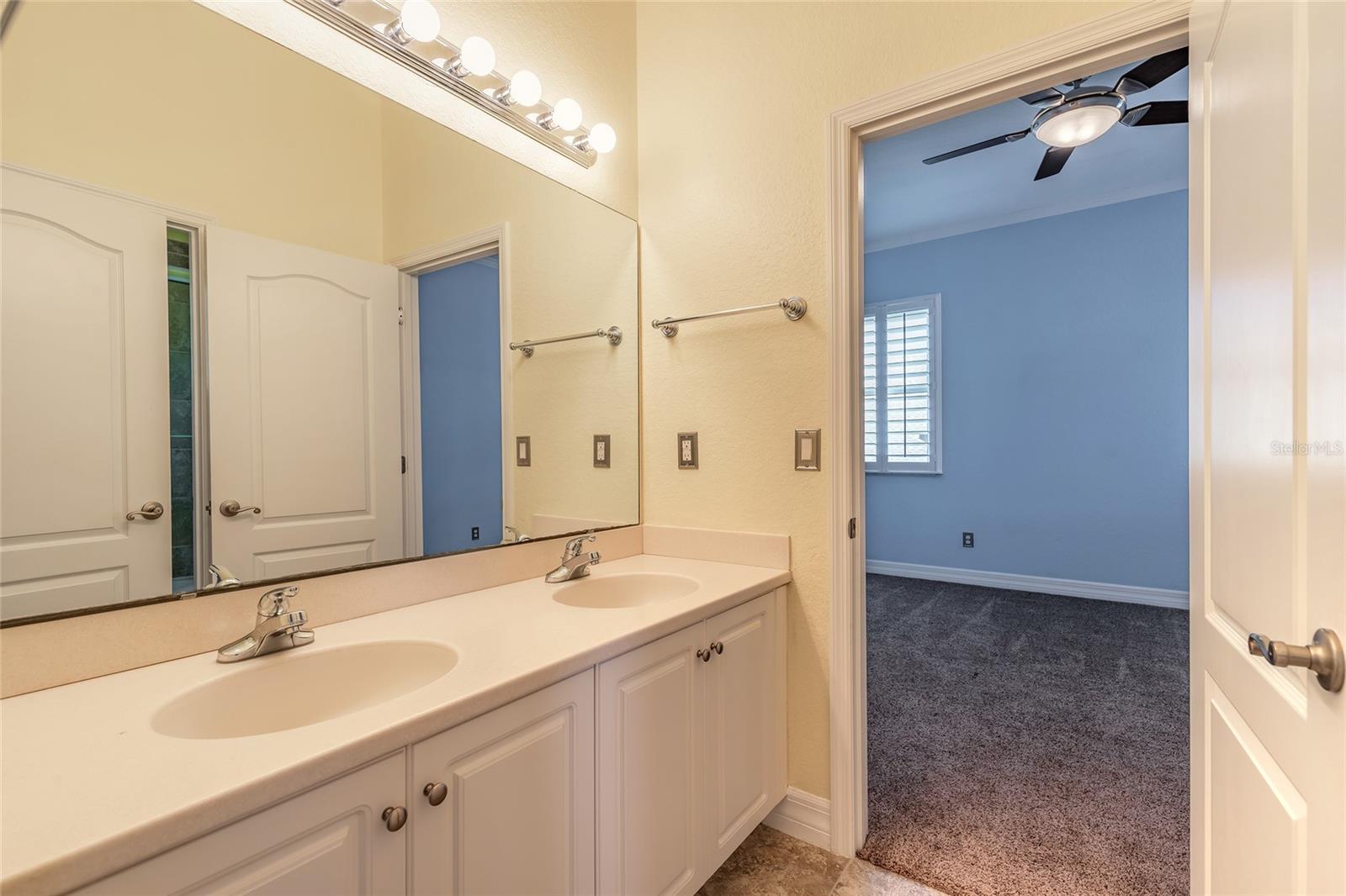 Daytona Beach, Florida, 32124, United States, 5 Bedrooms Bedrooms, ,4 BathroomsBathrooms,Residential,Active,1945086