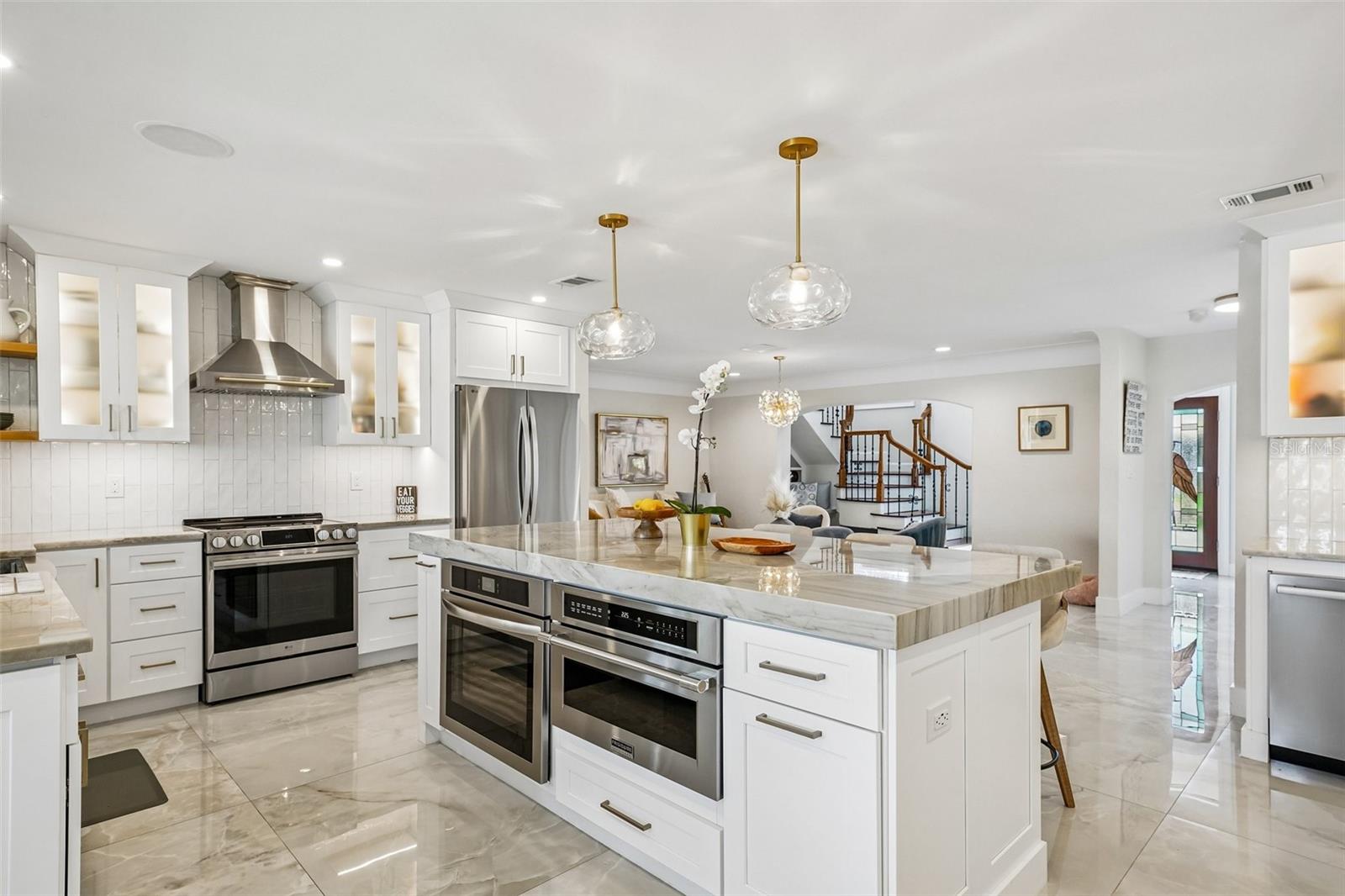 St Petersburg, Florida, 33703, United States, 5 Bedrooms Bedrooms, ,3 BathroomsBathrooms,Residential,Active,2051998