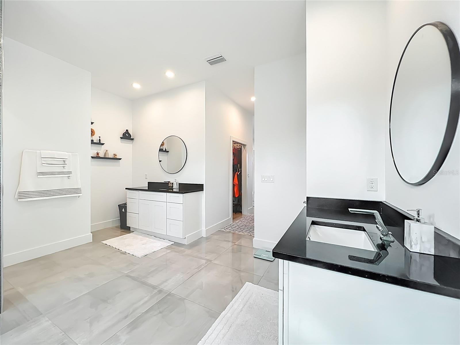 Dunnellon, Florida, 34432, United States, 5 Bedrooms Bedrooms, ,4 BathroomsBathrooms,Residential,Active,2012479