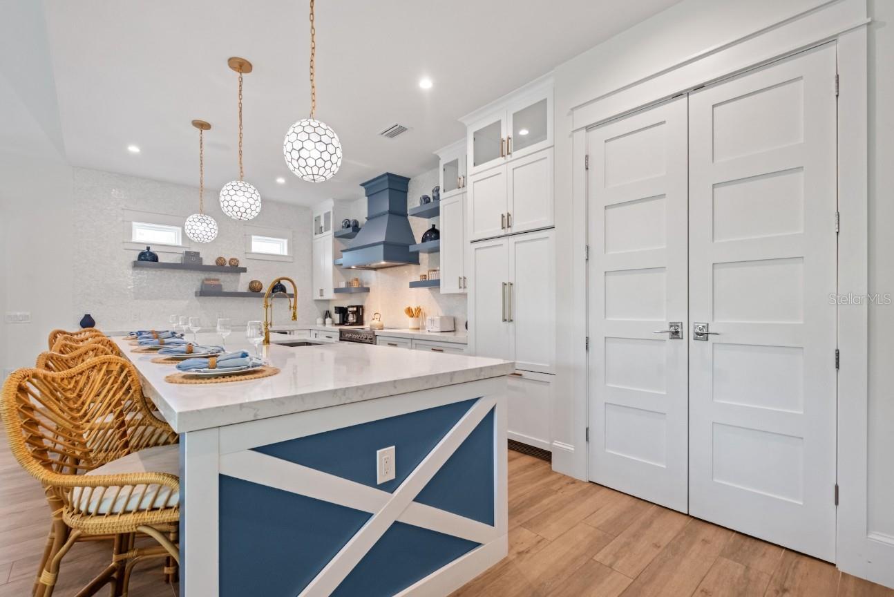 Anna Maria, Florida, 34216, United States, 6 Bedrooms Bedrooms, ,7 BathroomsBathrooms,Residential,Active,1988729