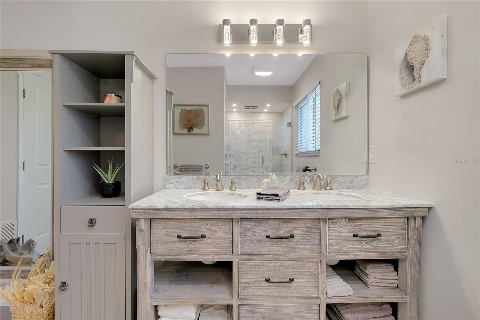 Sarasota, Florida, 34242, United States, 3 Bedrooms Bedrooms, ,2 BathroomsBathrooms,Residential,Active,1987232