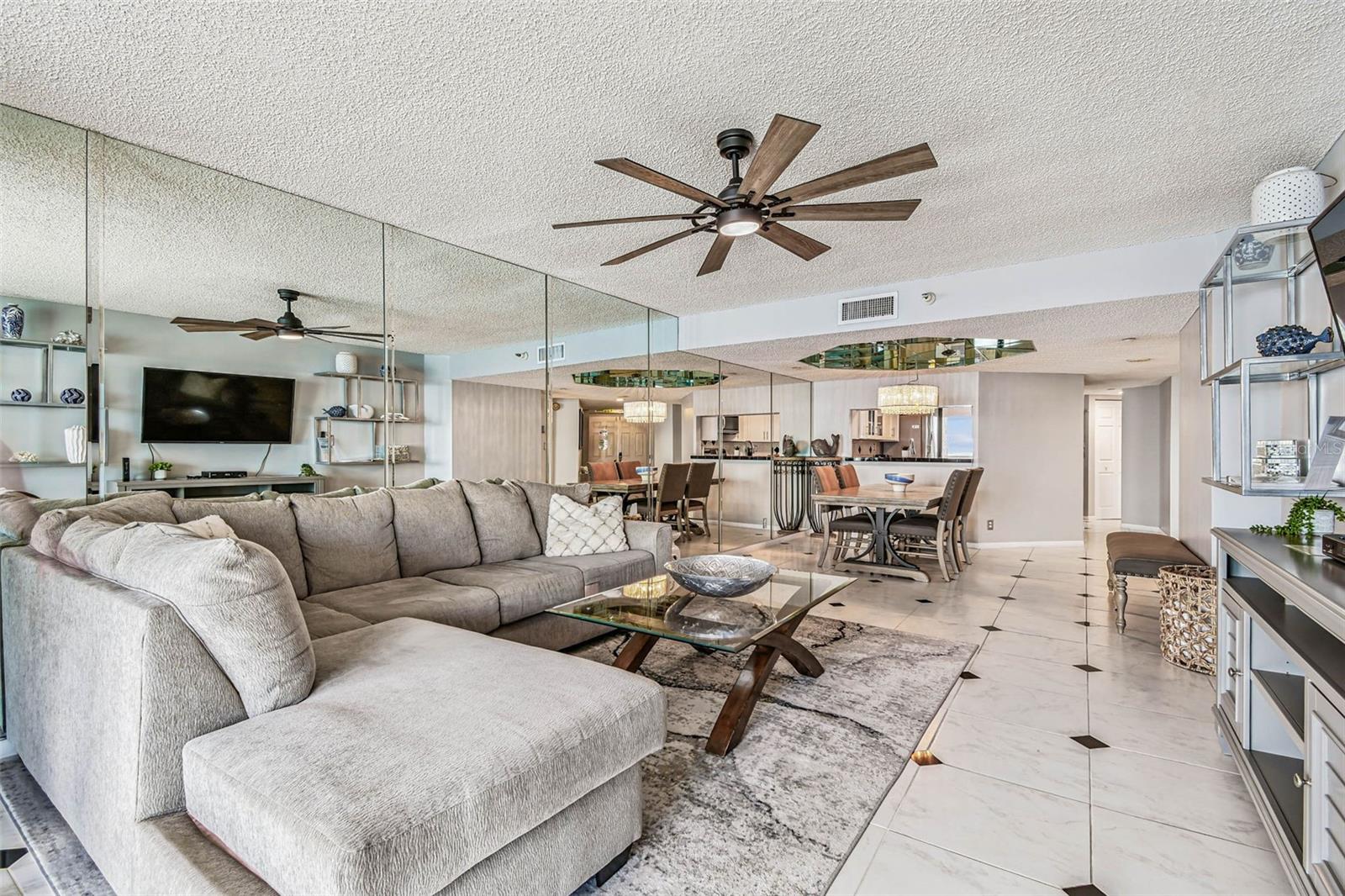 Clearwater Beach, Florida, 33767, United States, 2 Bedrooms Bedrooms, ,3 BathroomsBathrooms,Residential,Active,1919072
