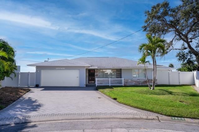 St Petersburg, Florida, 33707, United States, 4 Bedrooms Bedrooms, ,4 BathroomsBathrooms,Residential,Active,1987212