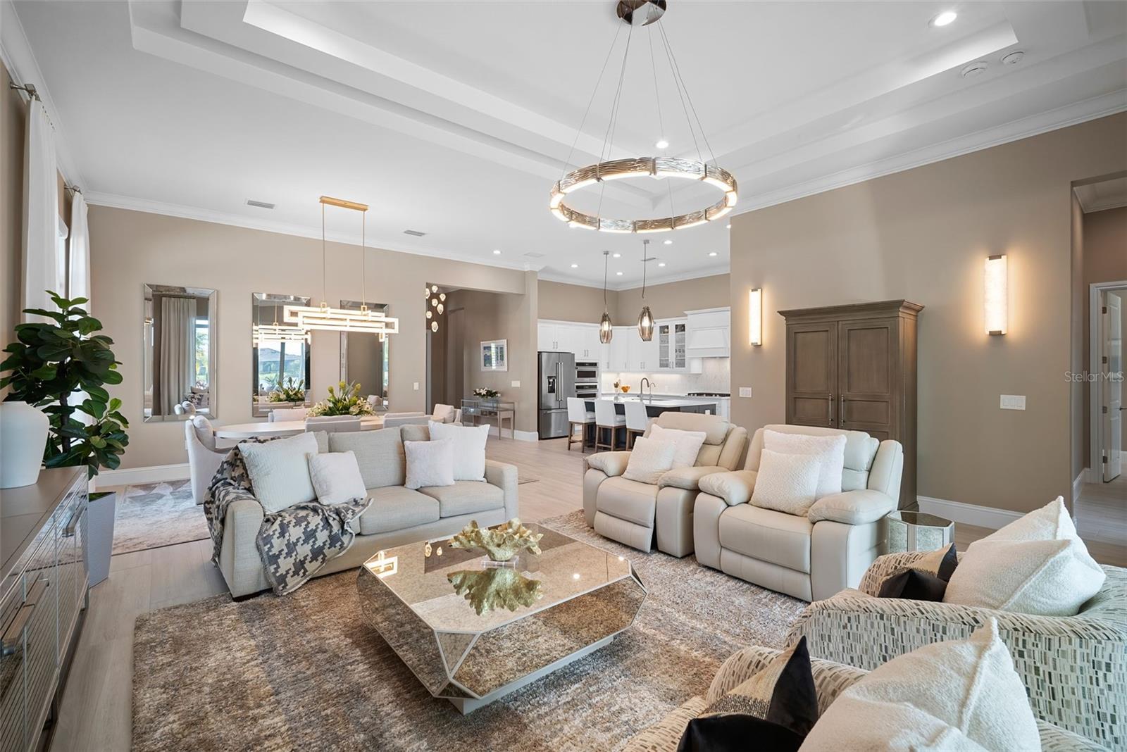 Bradenton, Florida, 34202, United States, 3 Bedrooms Bedrooms, ,4 BathroomsBathrooms,Residential,Active,1987272