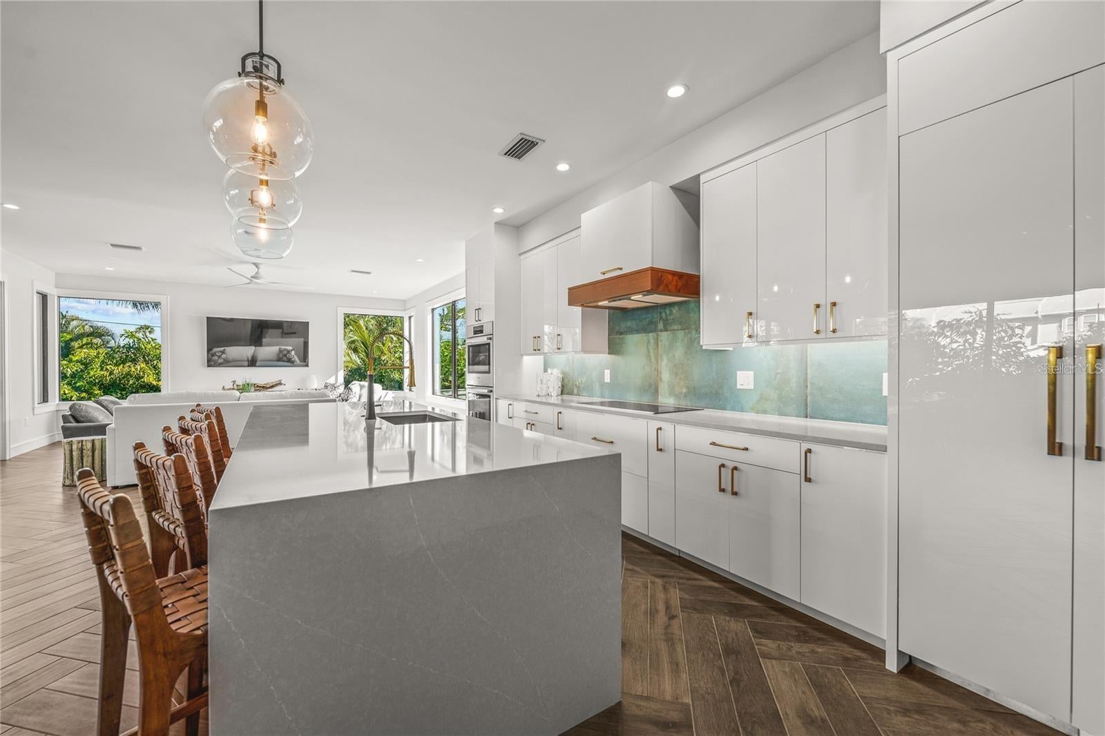 Sarasota, Florida, 34236, United States, 6 Bedrooms Bedrooms, ,8 BathroomsBathrooms,Residential,Active,1773155