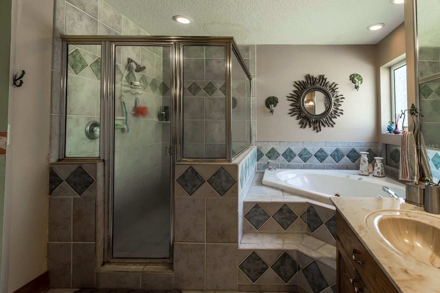 New Port Richey, Florida, 34654, United States, 4 Bedrooms Bedrooms, ,5 BathroomsBathrooms,Residential,Active,1963410