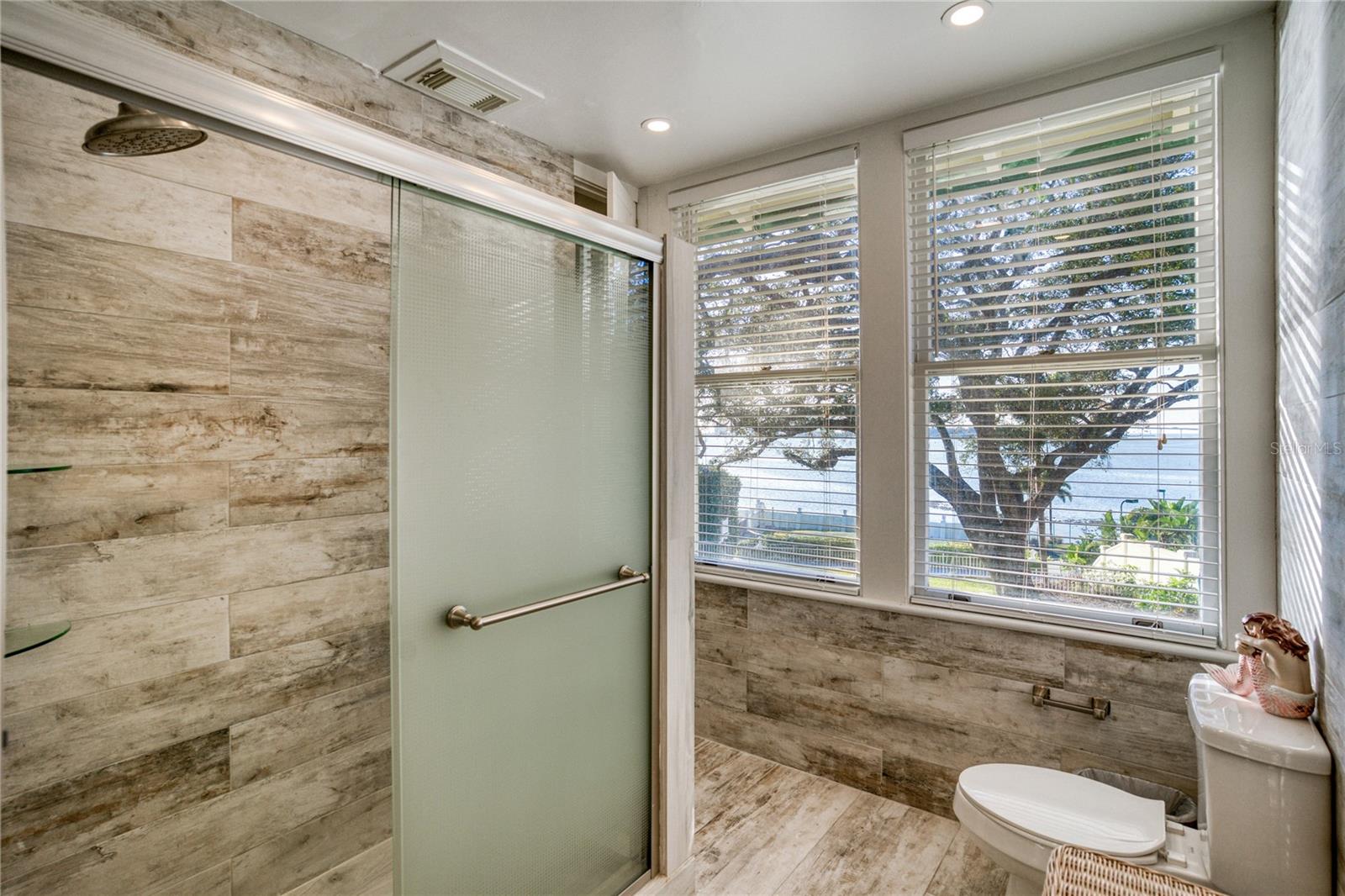Clearwater, Florida, 33756, United States, ,5 BathroomsBathrooms,Residential,Active,1738186