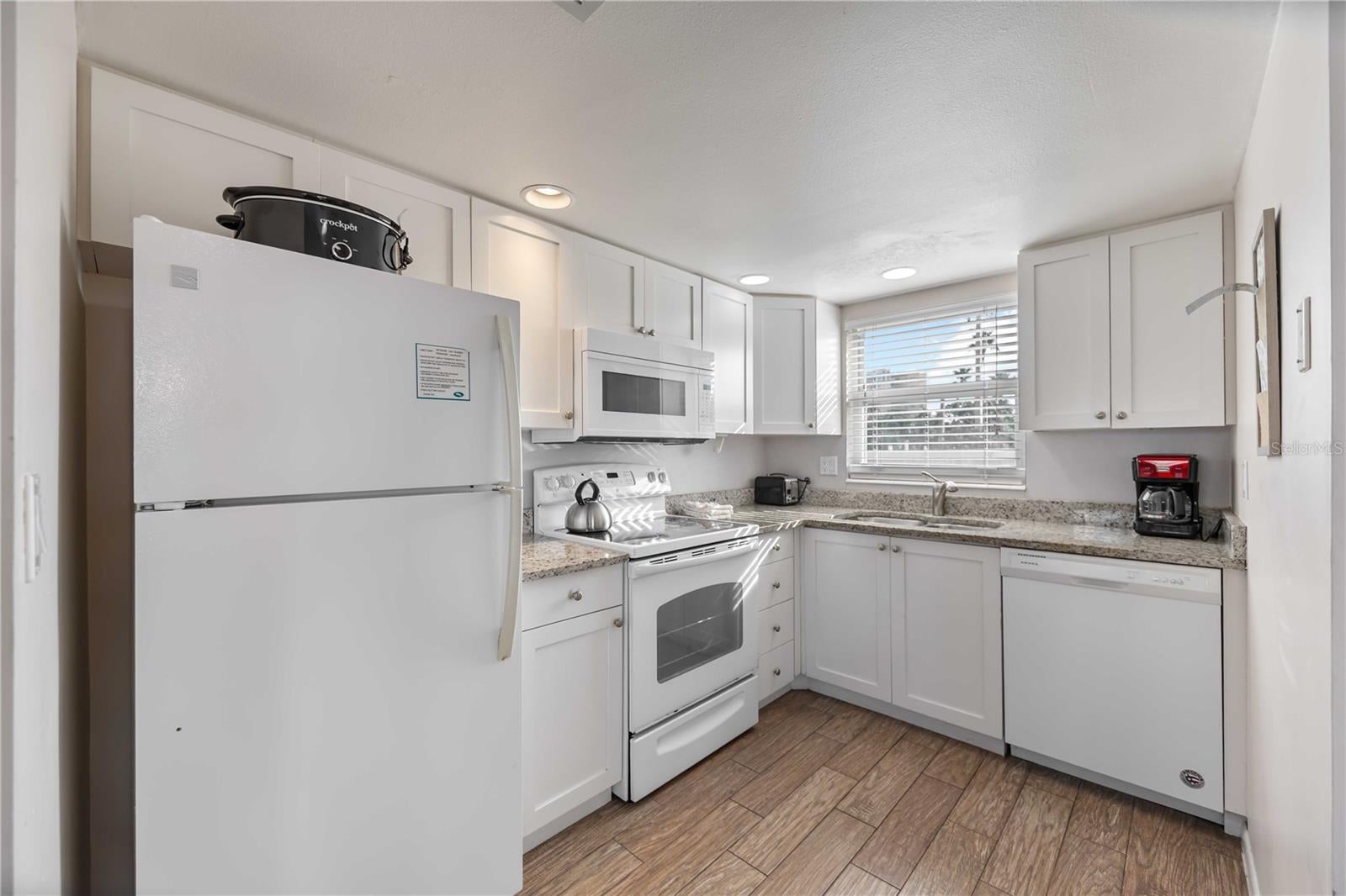 Sarasota, Florida, 34242, United States, 4 Bedrooms Bedrooms, ,3 BathroomsBathrooms,Residential,Active,1905468