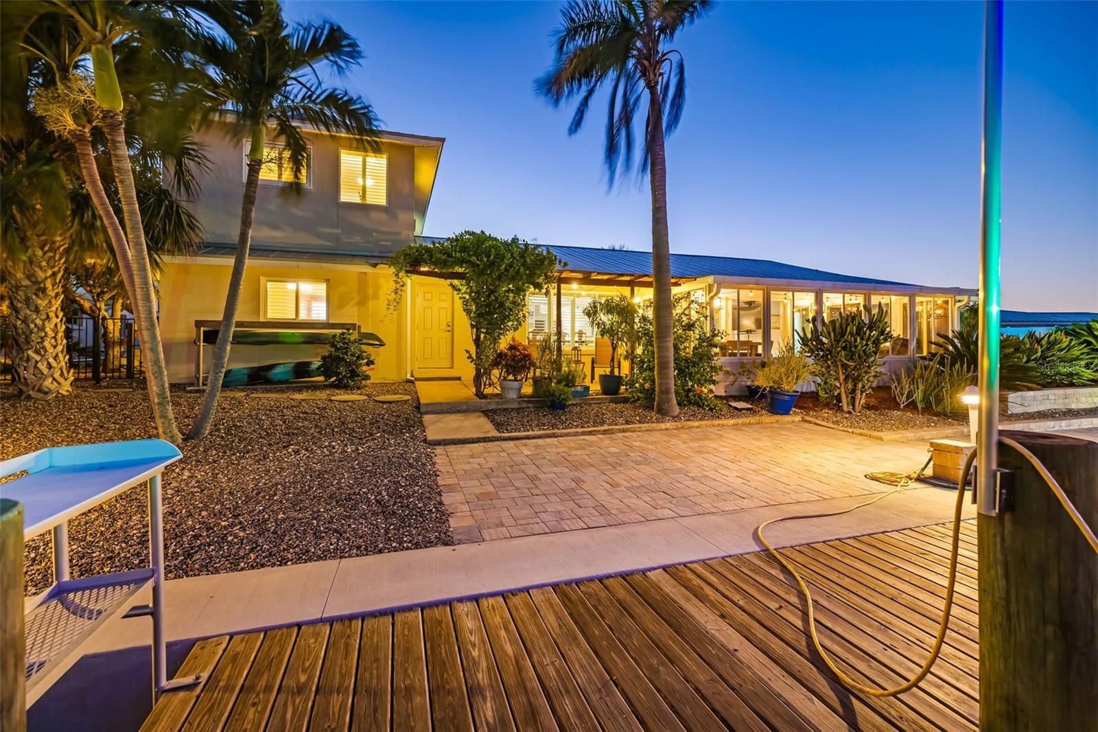 Bradenton, Florida, 34210, United States, 3 Bedrooms Bedrooms, ,3 BathroomsBathrooms,Residential,Active,1993663