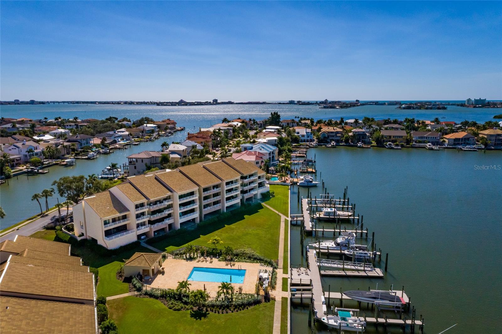 St Petersburg, Florida, 33707, United States, 4 Bedrooms Bedrooms, ,5 BathroomsBathrooms,Residential,Active,1985578