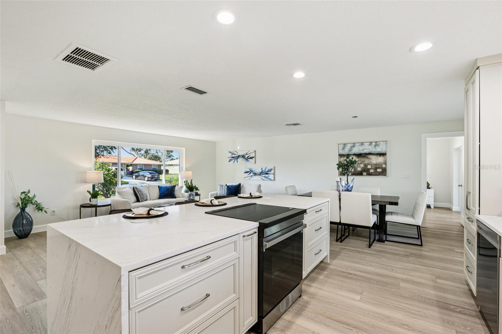 St Petersburg, Florida, 33702, United States, 3 Bedrooms Bedrooms, ,2 BathroomsBathrooms,Residential,Active,2001074