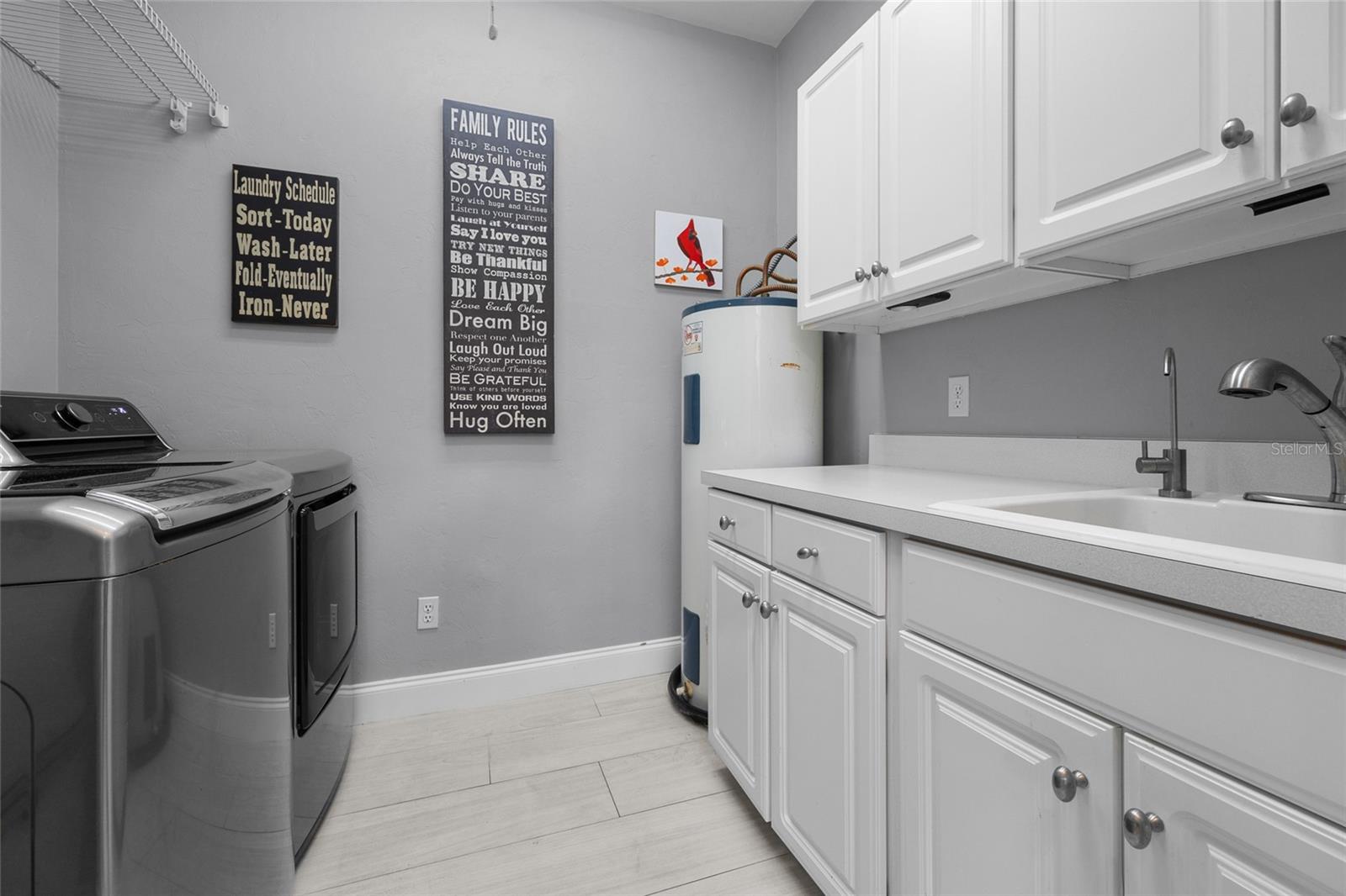 Alachua, Florida, 32615, United States, 5 Bedrooms Bedrooms, ,7 BathroomsBathrooms,Residential,Active,2009170