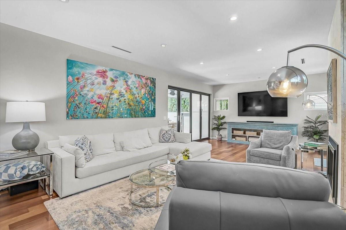 Sarasota, Florida, 34236, United States, 2 Bedrooms Bedrooms, ,4 BathroomsBathrooms,Residential,Active,2044994
