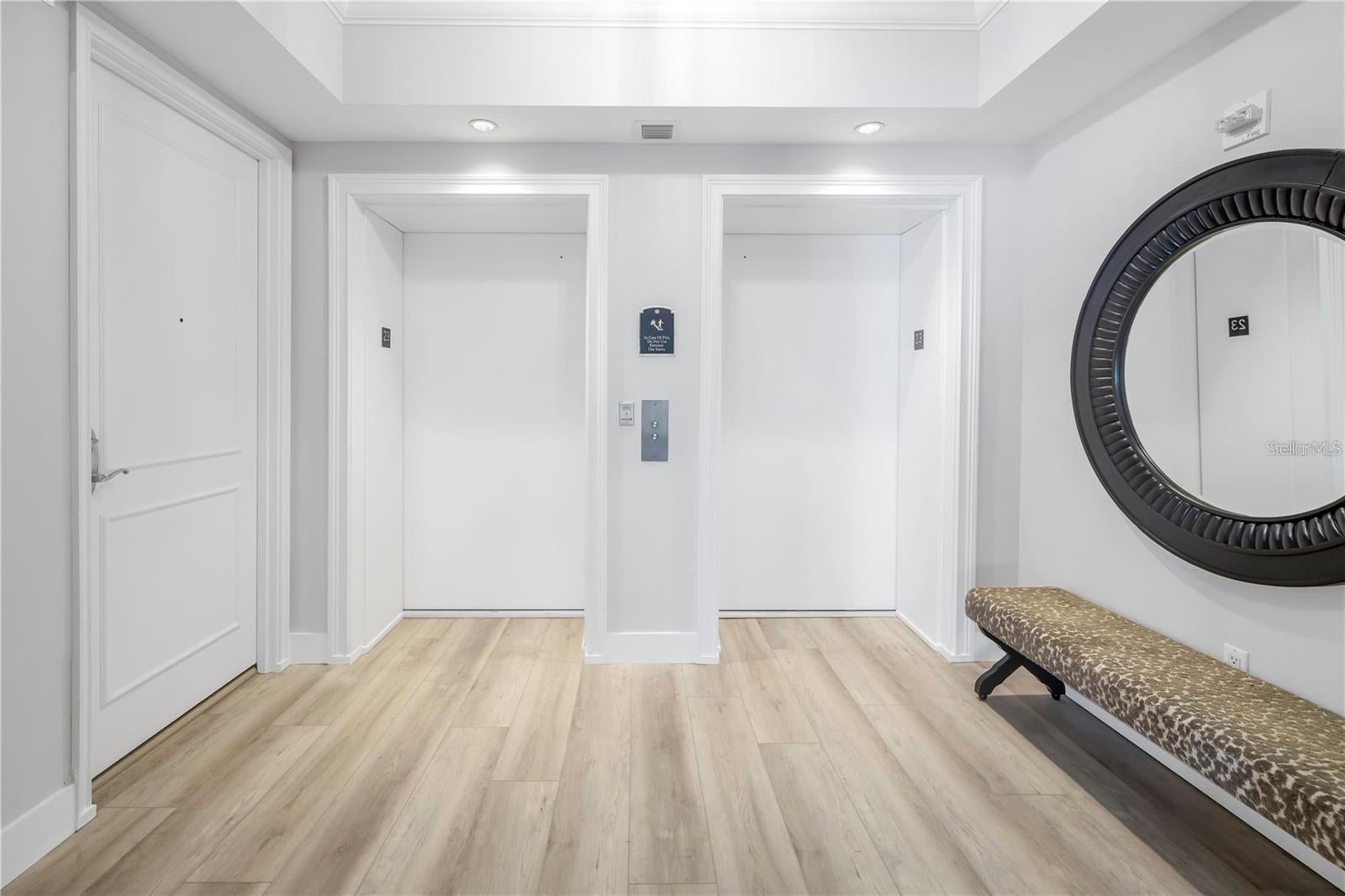 St Petersburg, Florida, 33701, United States, 2 Bedrooms Bedrooms, ,3 BathroomsBathrooms,Residential,Active,1888963