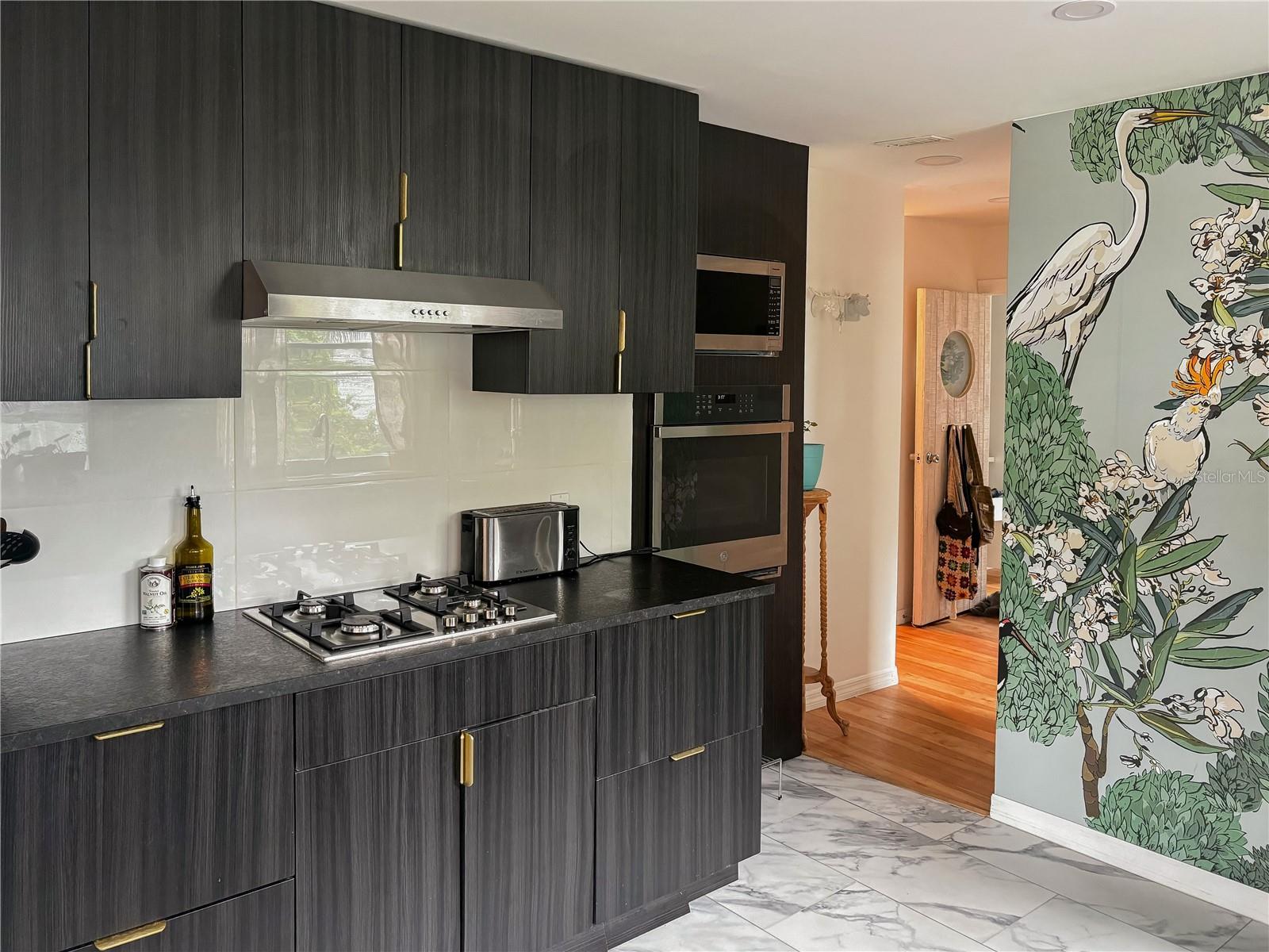 St Petersburg, Florida, 33705, United States, 6 Bedrooms Bedrooms, ,4 BathroomsBathrooms,Residential,Active,1986869