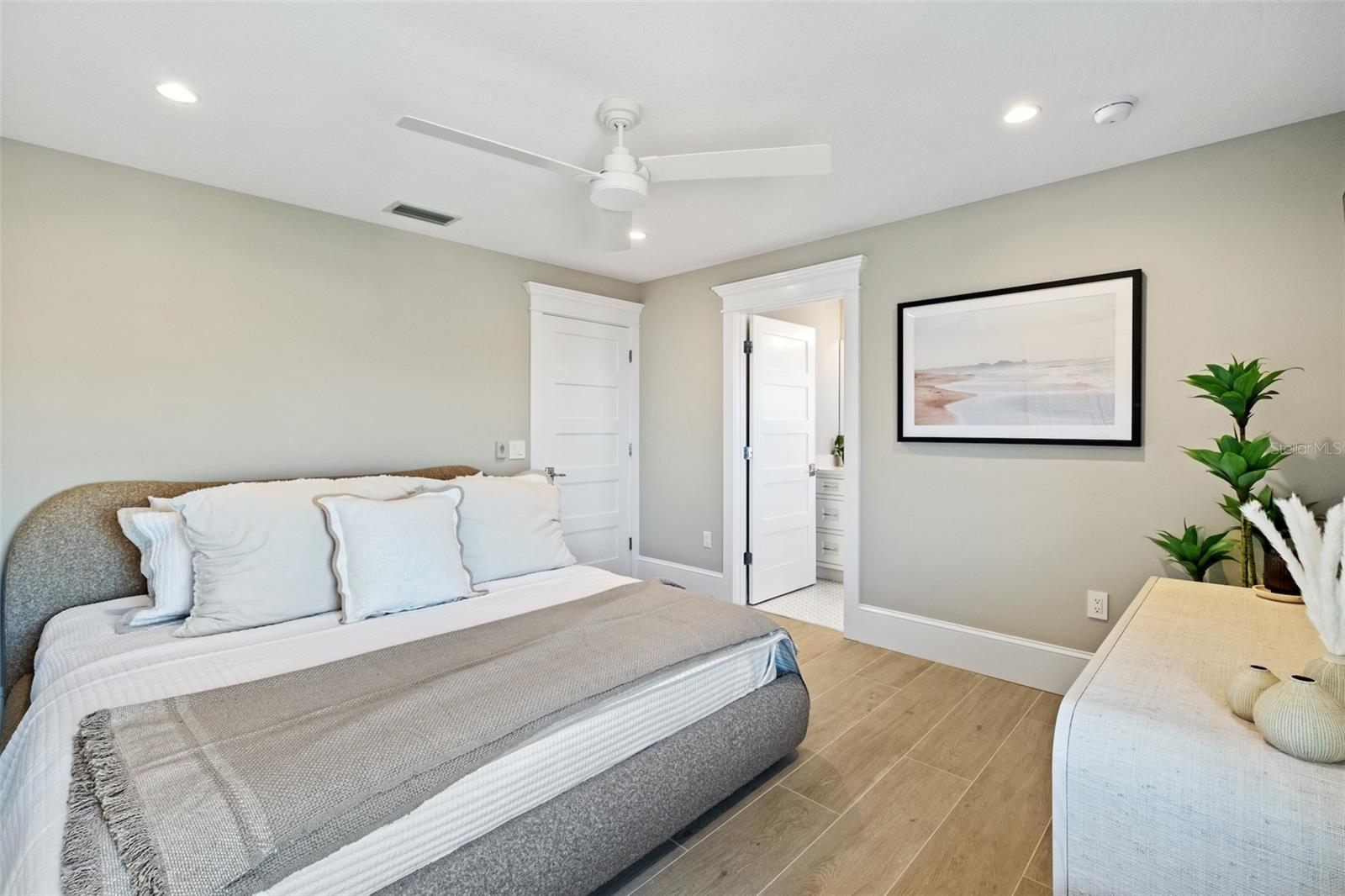Anna Maria, Florida, 34216, United States, 7 Bedrooms Bedrooms, ,8 BathroomsBathrooms,Residential,Active,1892423