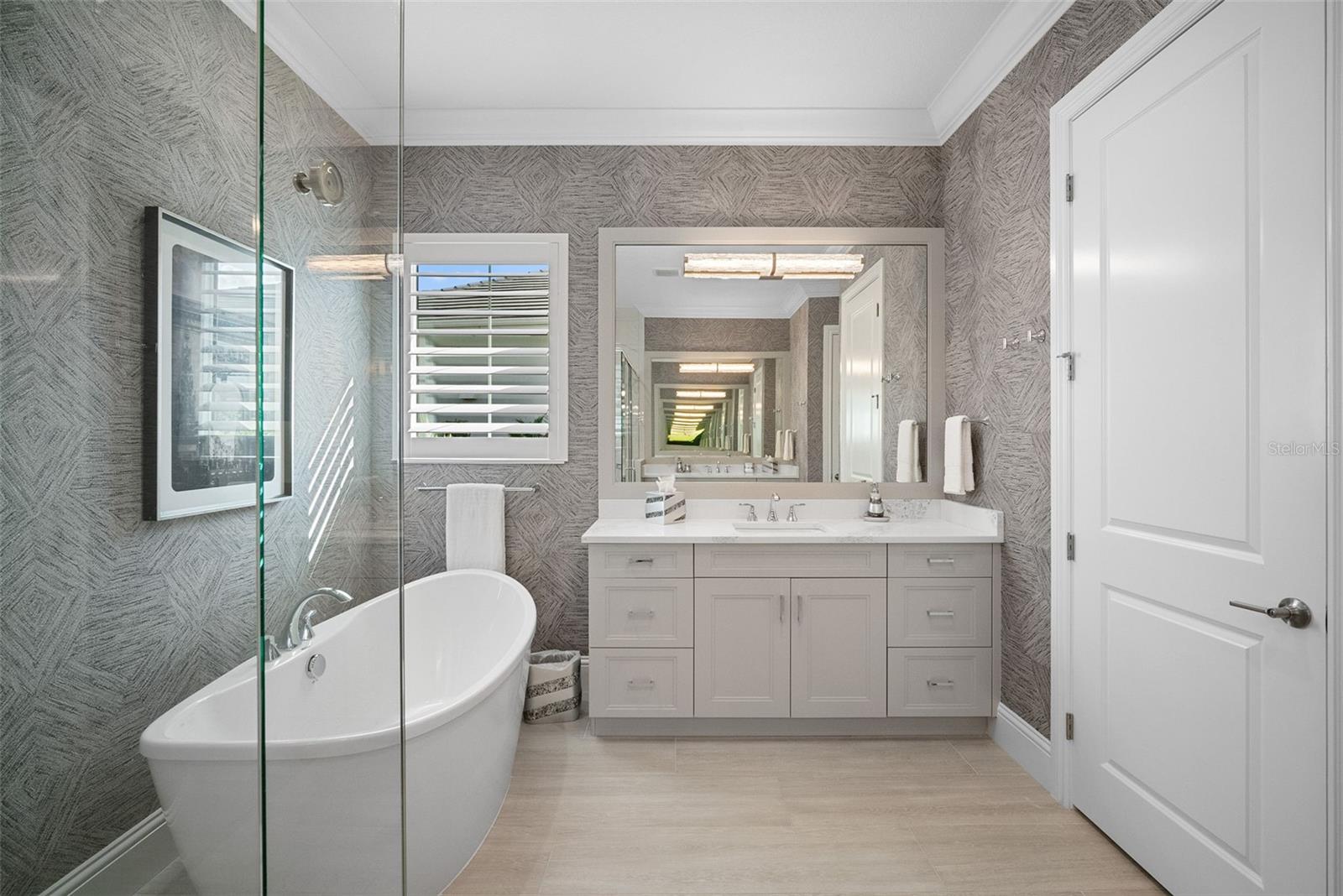 Bradenton, Florida, 34202, United States, 3 Bedrooms Bedrooms, ,4 BathroomsBathrooms,Residential,Active,1987272