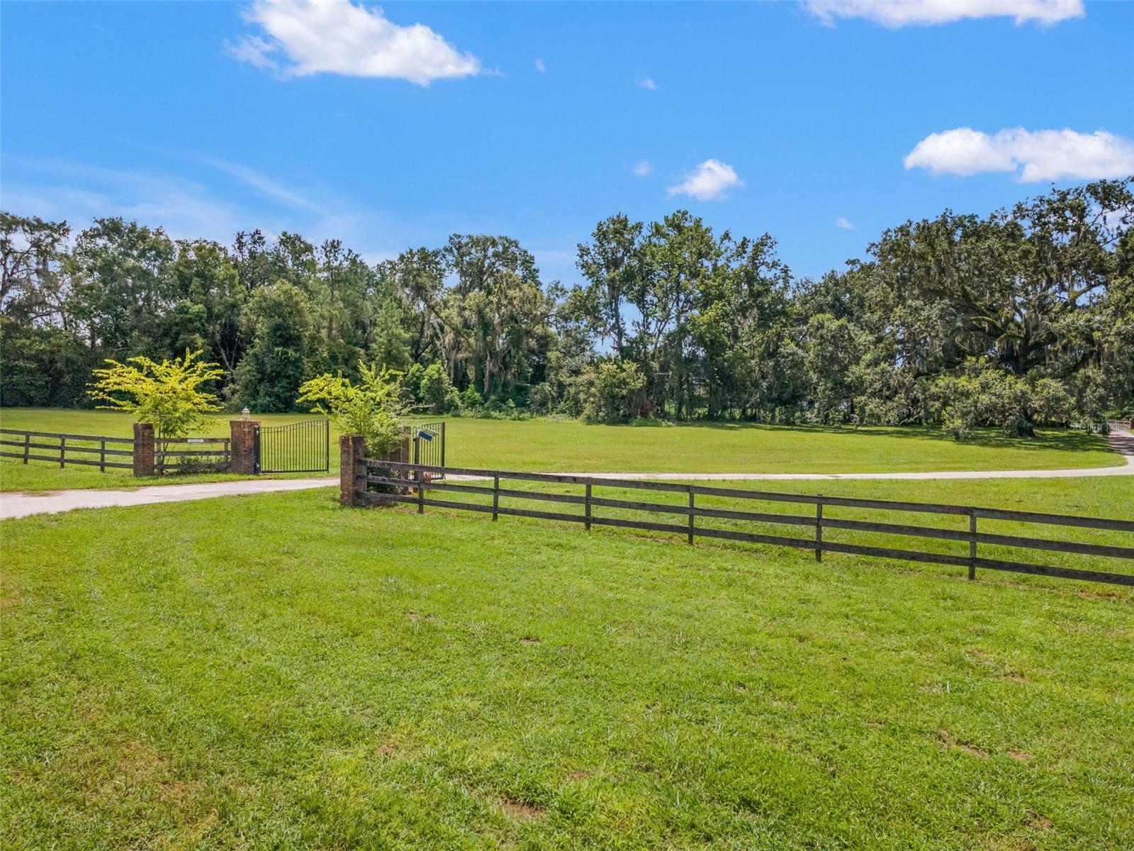 Brooksville, Florida, 34602, United States, 4 Bedrooms Bedrooms, ,6 BathroomsBathrooms,Residential,Active,1919396