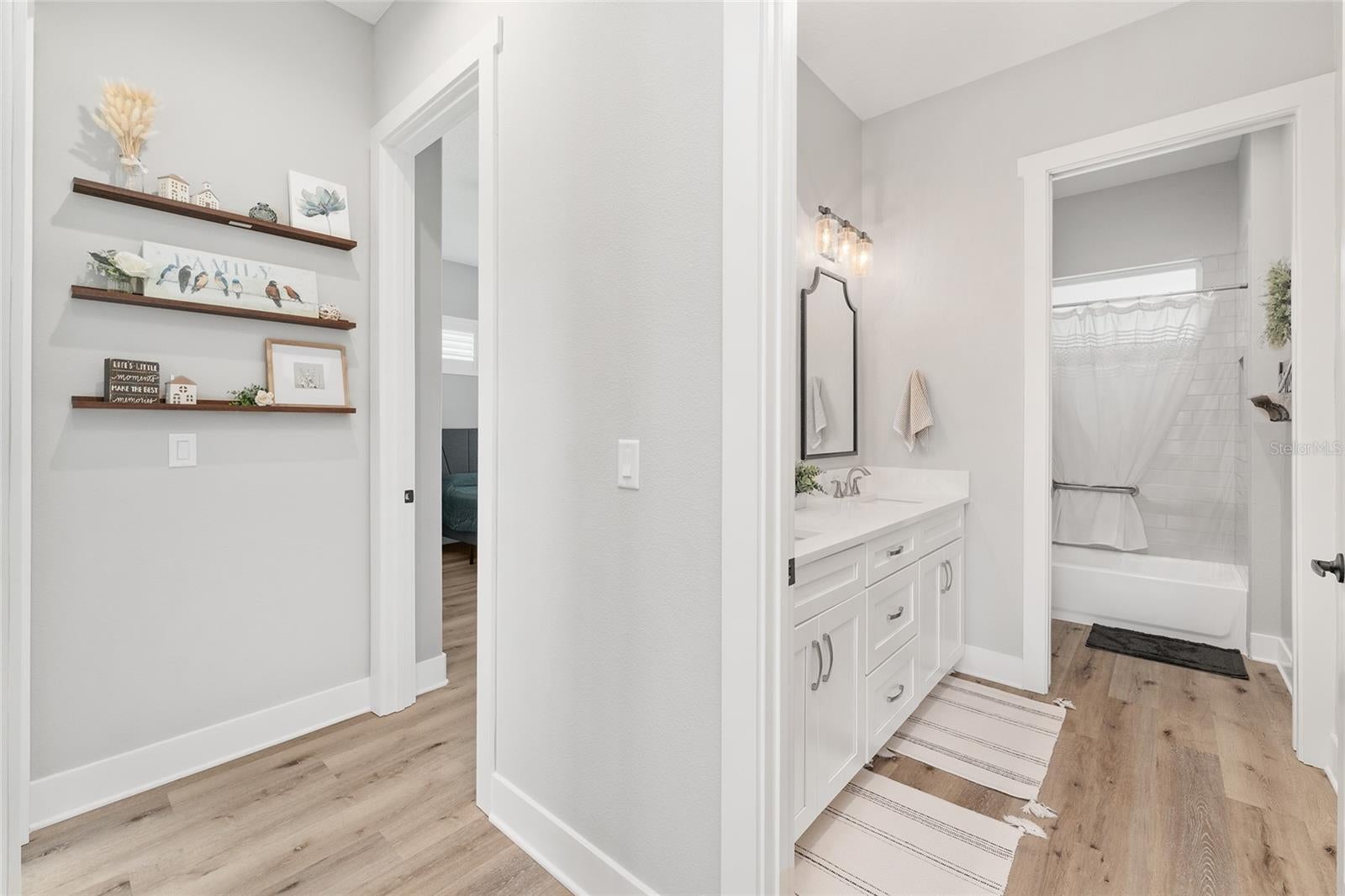 Oxford, Florida, 34484, United States, 4 Bedrooms Bedrooms, ,3 BathroomsBathrooms,Residential,Active,1936399