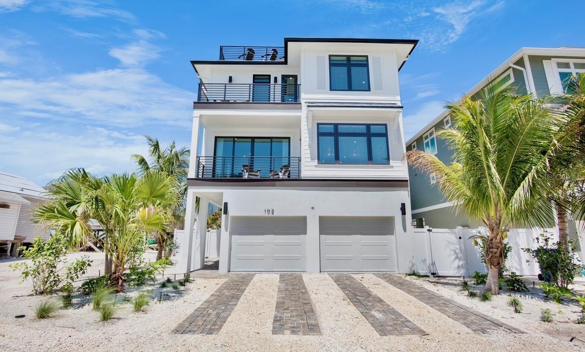Bradenton Beach, Florida, 34217, United States, 7 Bedrooms Bedrooms, ,8 BathroomsBathrooms,Residential,Active,1929473
