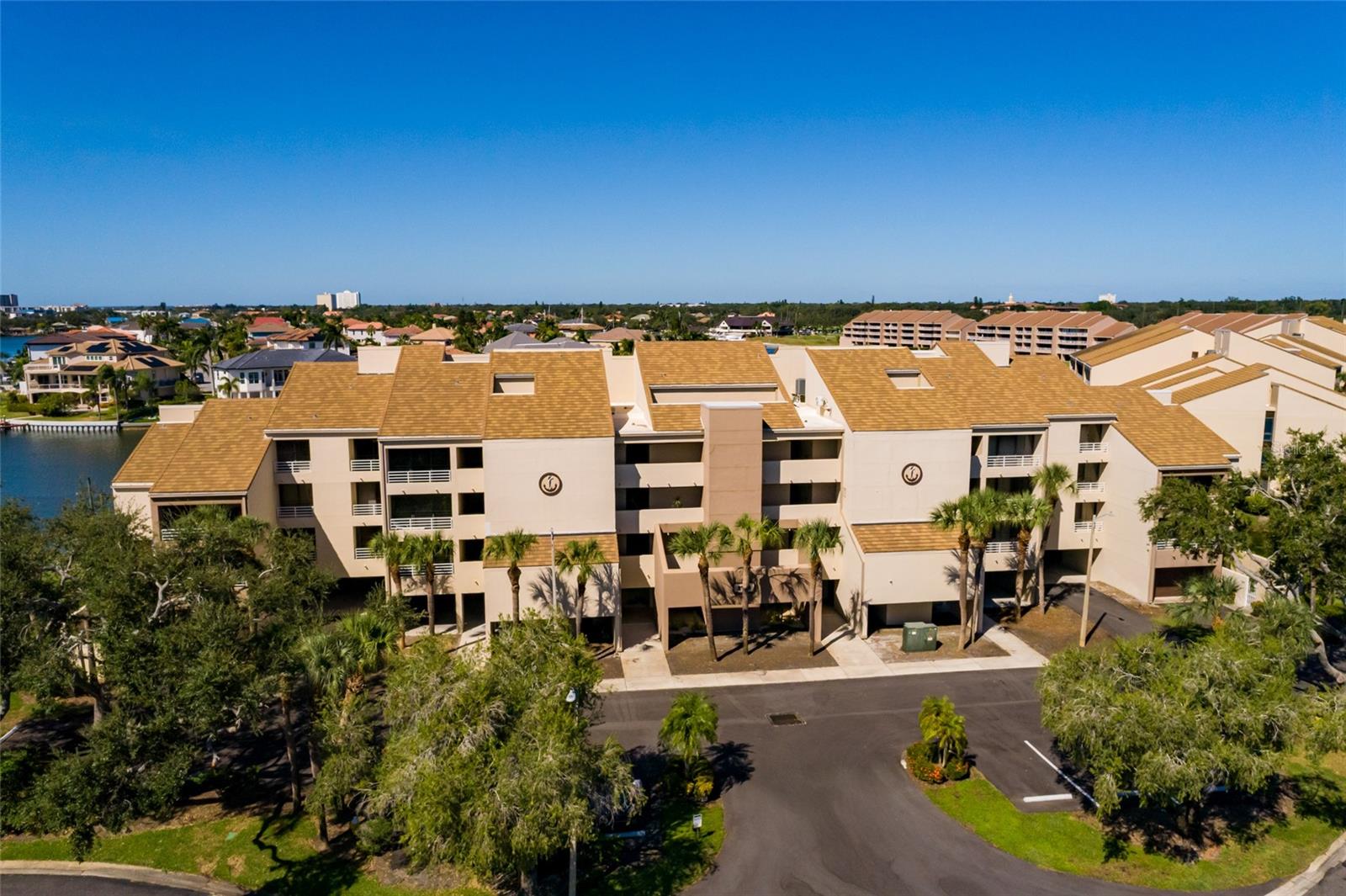 St Petersburg, Florida, 33707, United States, 4 Bedrooms Bedrooms, ,5 BathroomsBathrooms,Residential,Active,1985578