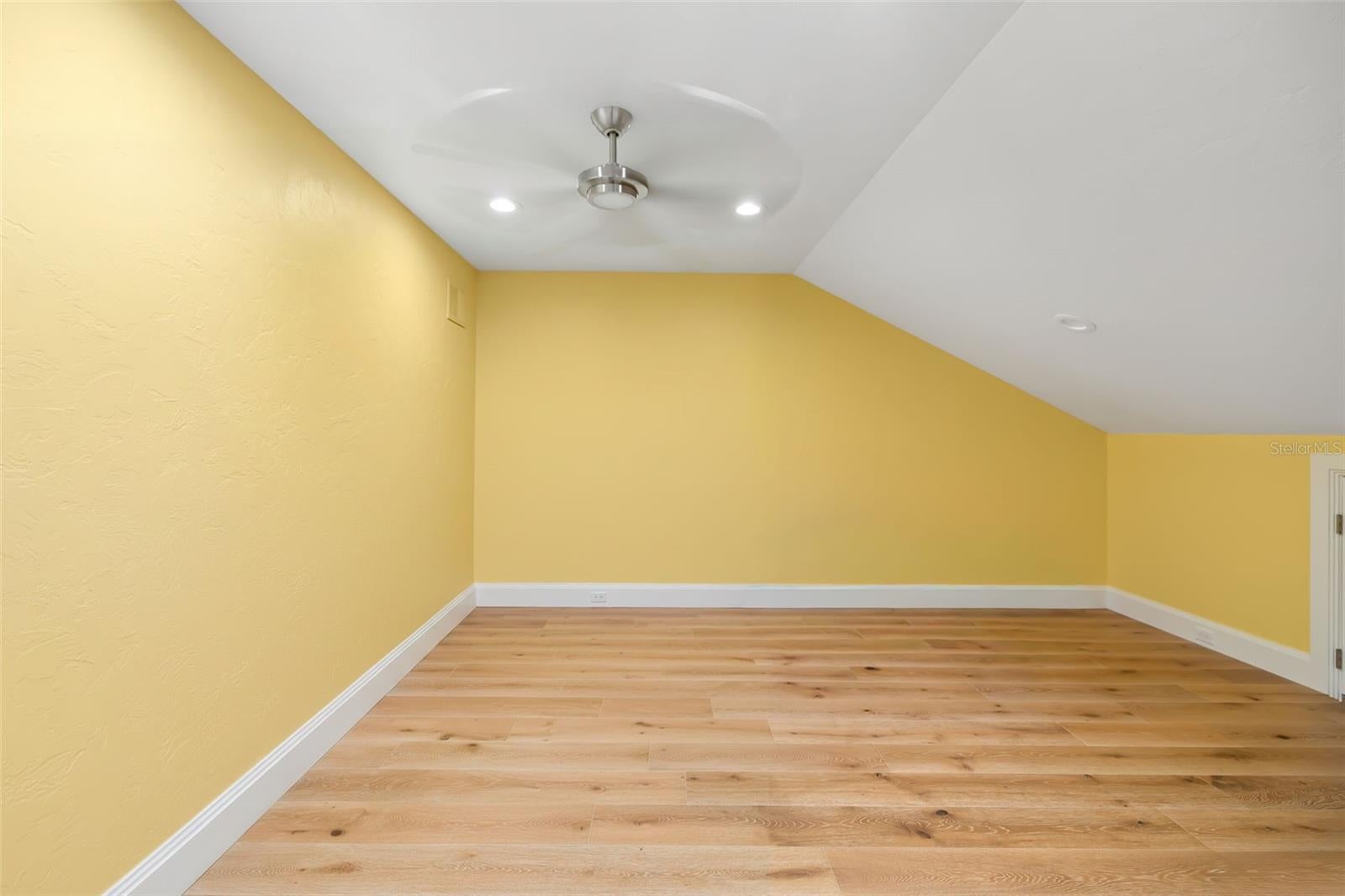 Longboat Key, Florida, 34228, United States, 3 Bedrooms Bedrooms, ,4 BathroomsBathrooms,Residential,Active,1995265