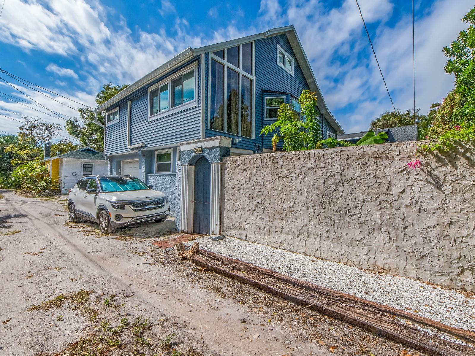 St Petersburg, Florida, 33705, United States, 6 Bedrooms Bedrooms, ,4 BathroomsBathrooms,Residential,Active,1986869