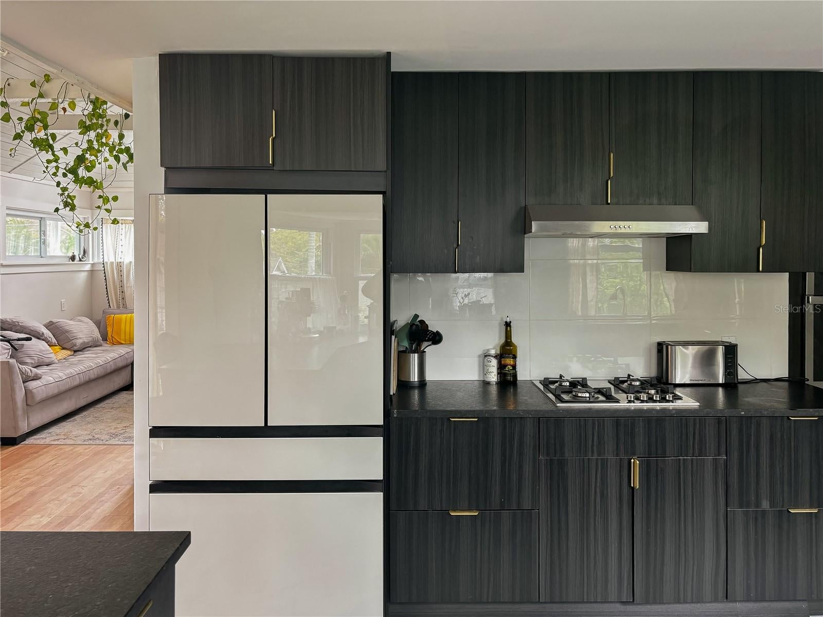 St Petersburg, Florida, 33705, United States, 6 Bedrooms Bedrooms, ,4 BathroomsBathrooms,Residential,Active,1986869