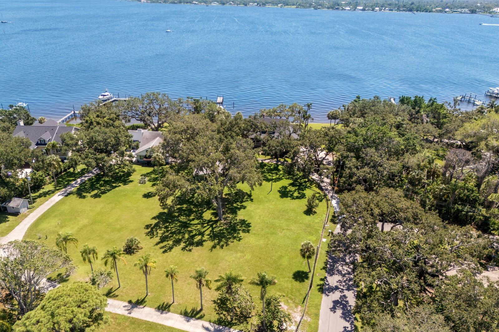 Palmetto, Florida, 34221, United States, 3 Bedrooms Bedrooms, ,4 BathroomsBathrooms,Residential,Active,1952285