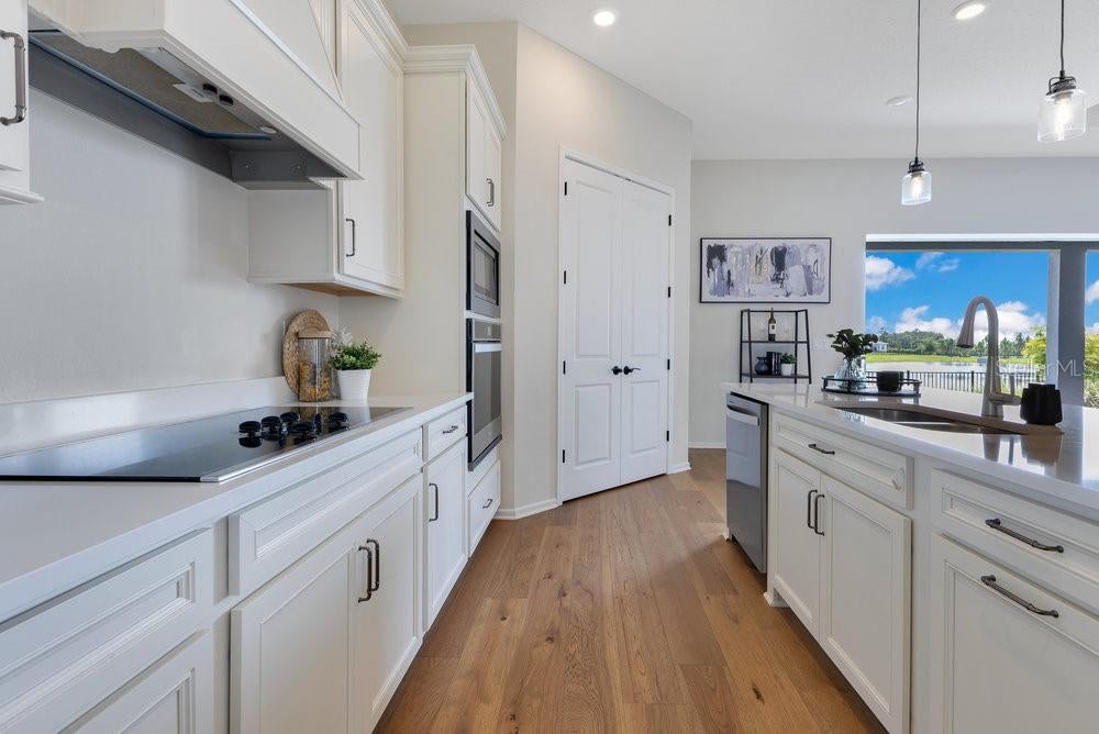 Orlando, Florida, 32827, United States, 4 Bedrooms Bedrooms, ,3 BathroomsBathrooms,Residential,Active,1849519
