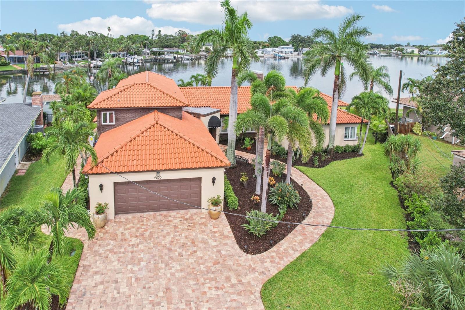 St Petersburg, Florida, 33705, United States, 4 Bedrooms Bedrooms, ,4 BathroomsBathrooms,Residential,Active,1927682