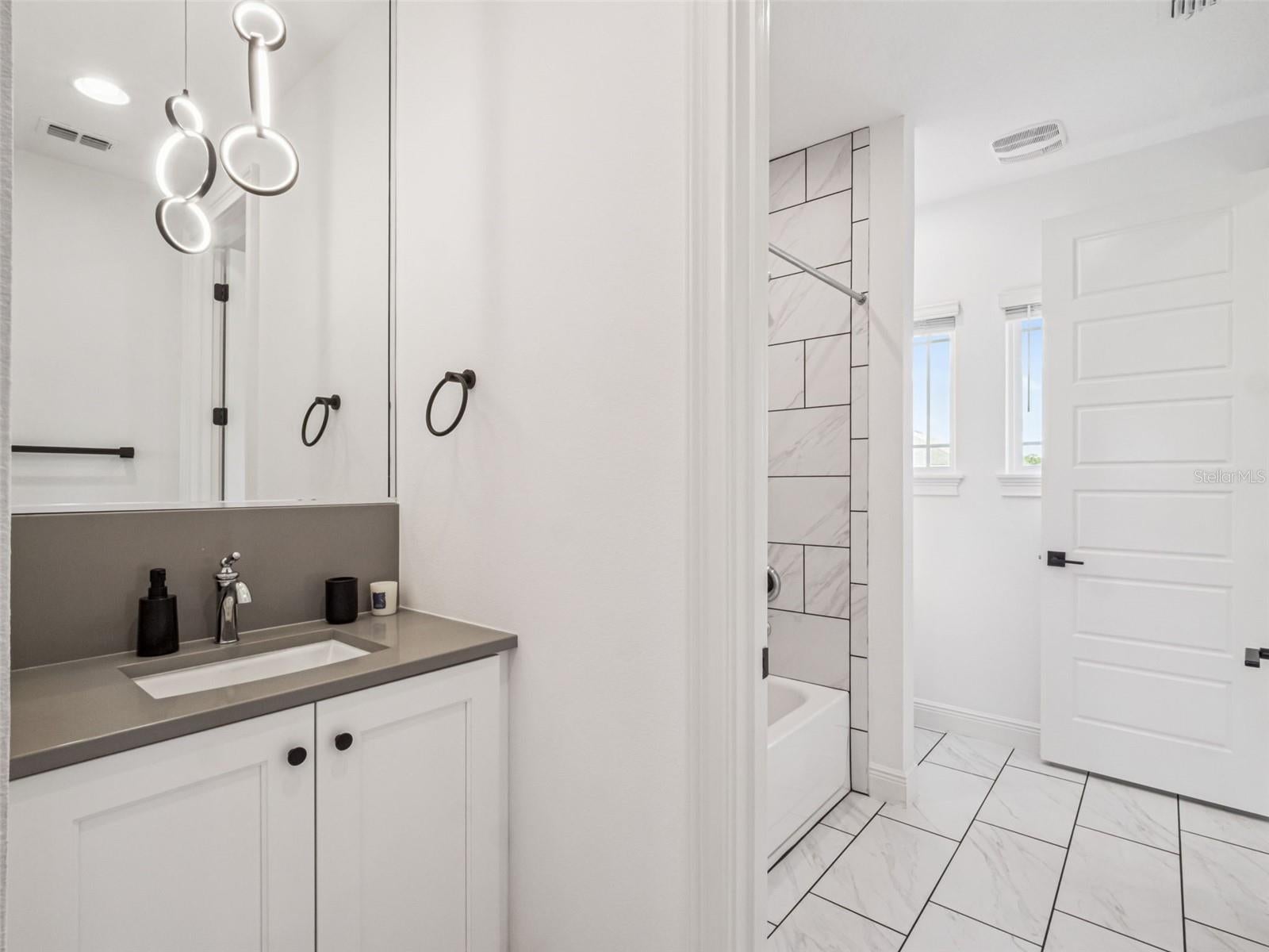 Winter Garden, Florida, 34787, United States, 5 Bedrooms Bedrooms, ,5 BathroomsBathrooms,Residential,Active,1969652