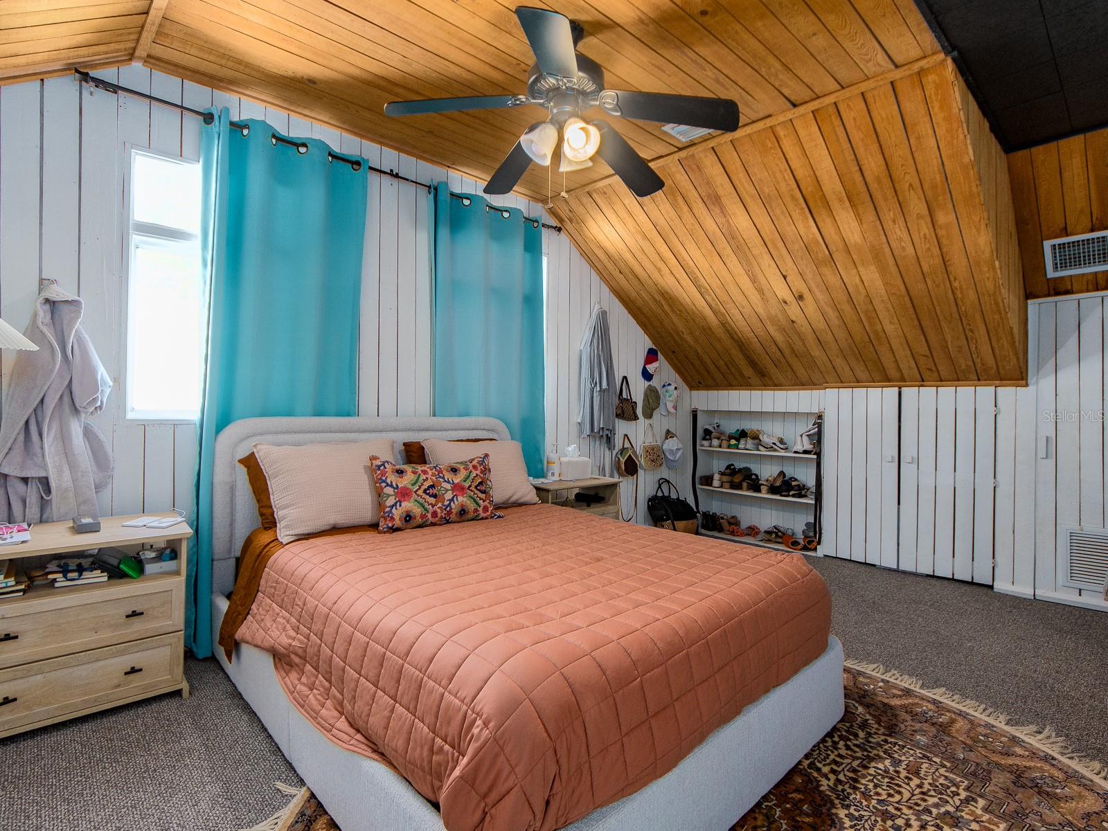 St Petersburg, Florida, 33705, United States, 6 Bedrooms Bedrooms, ,4 BathroomsBathrooms,Residential,Active,1986869