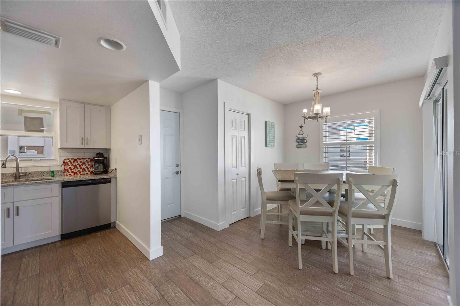 Sarasota, Florida, 34242, United States, 4 Bedrooms Bedrooms, ,3 BathroomsBathrooms,Residential,Active,1905468